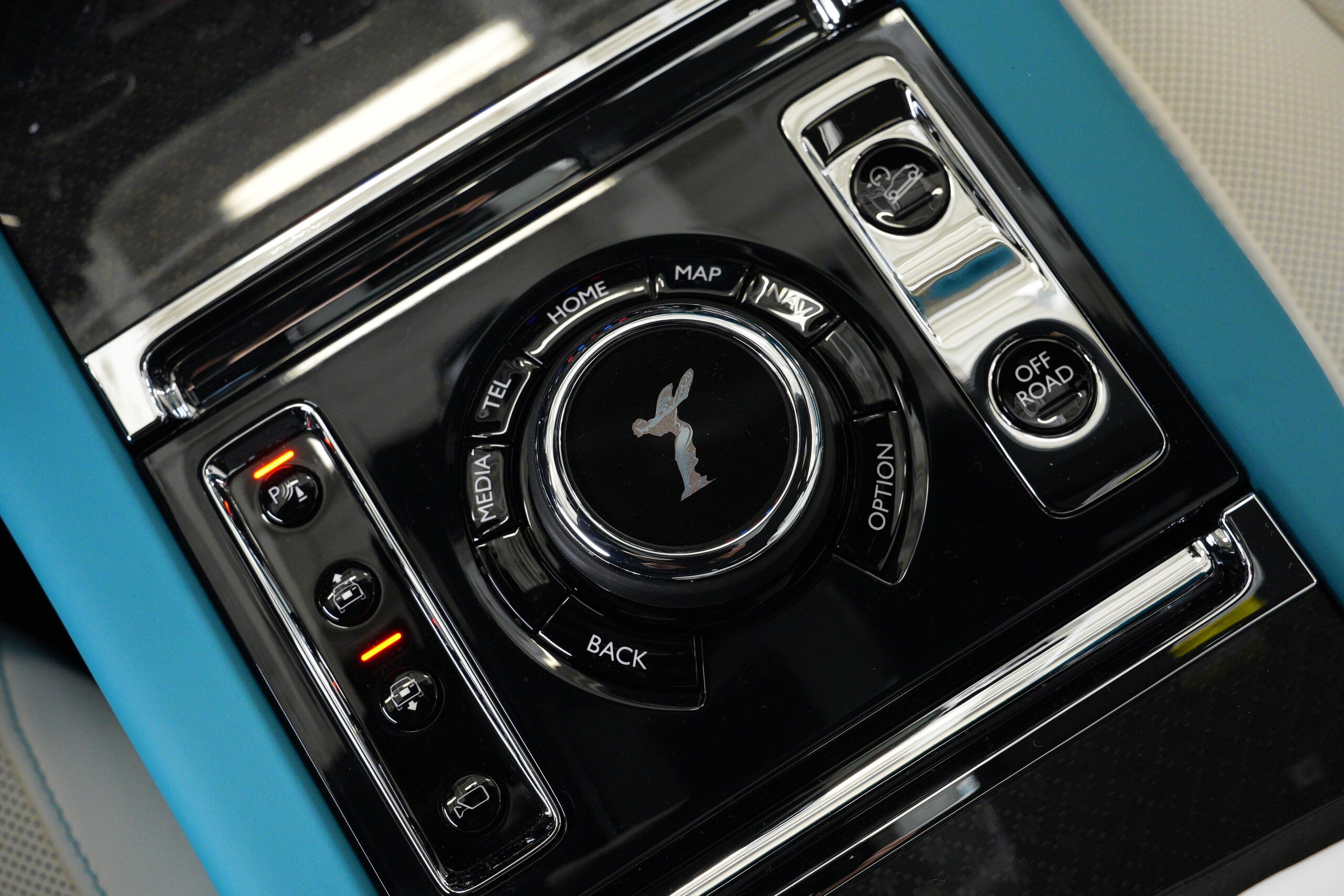 2026 Rolls-Royce Cullinan — Photo 27 / 41