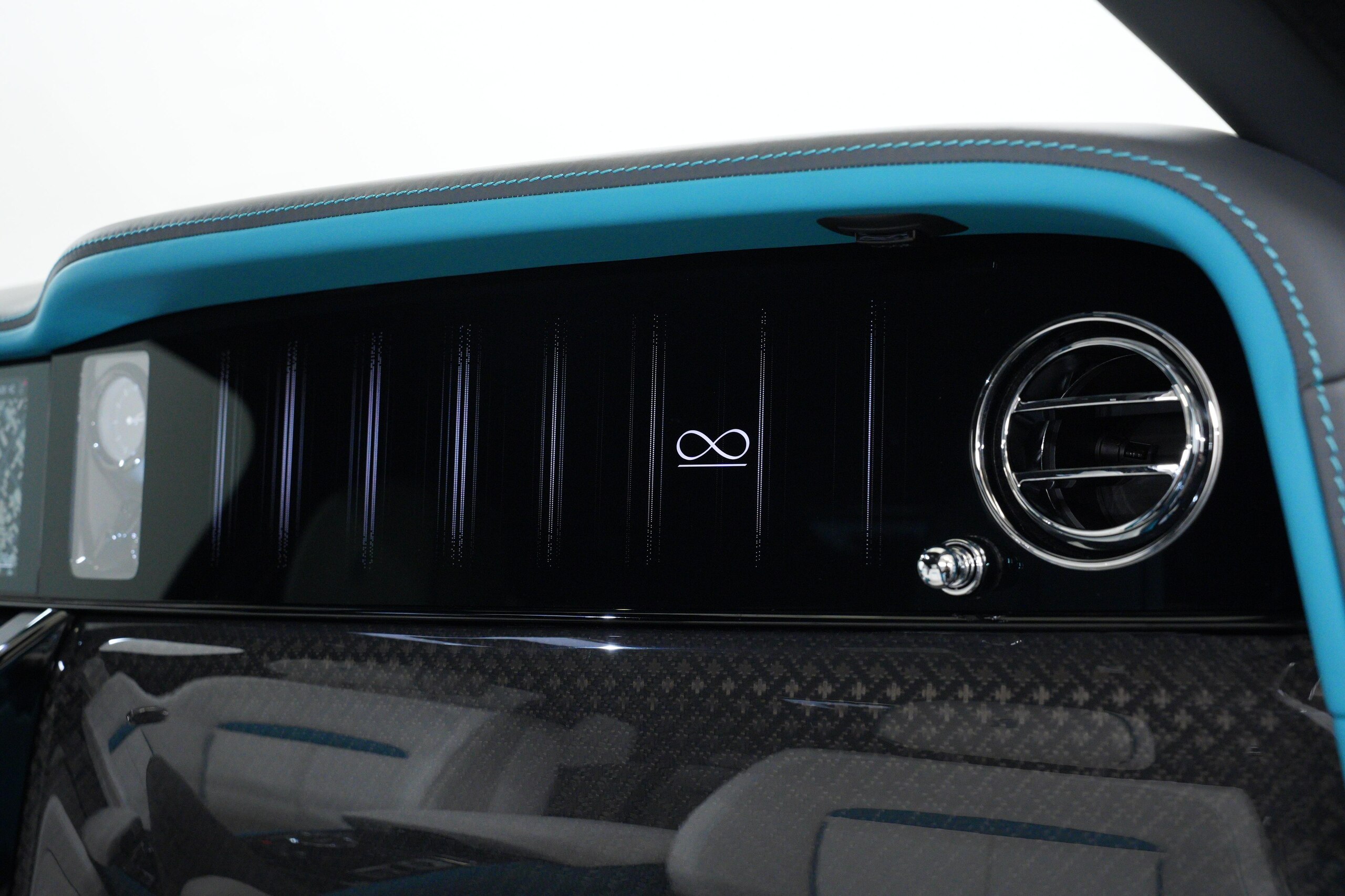 2026 Rolls-Royce Cullinan — Photo 29 / 41