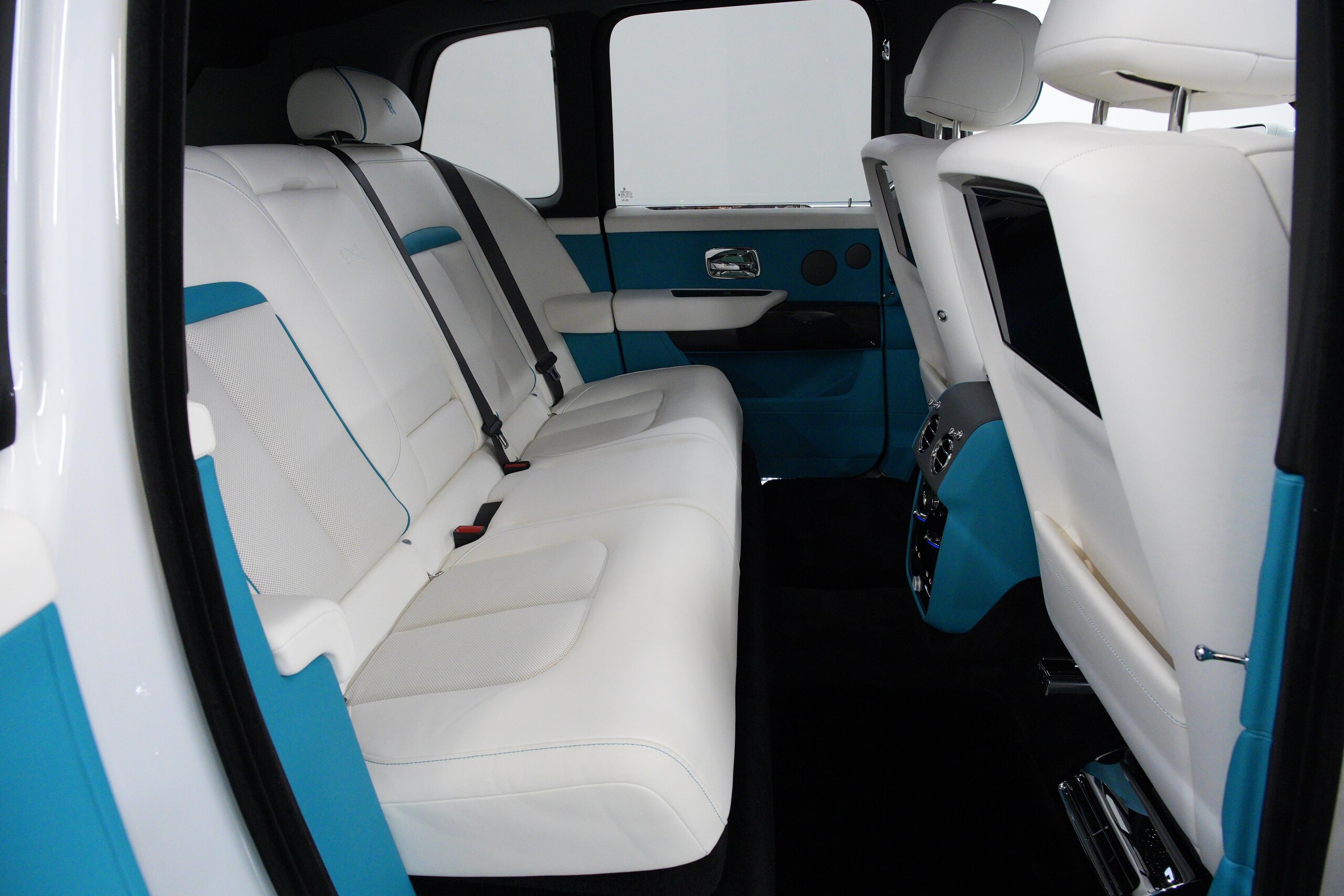 2026 Rolls-Royce Cullinan — Photo 30 / 41