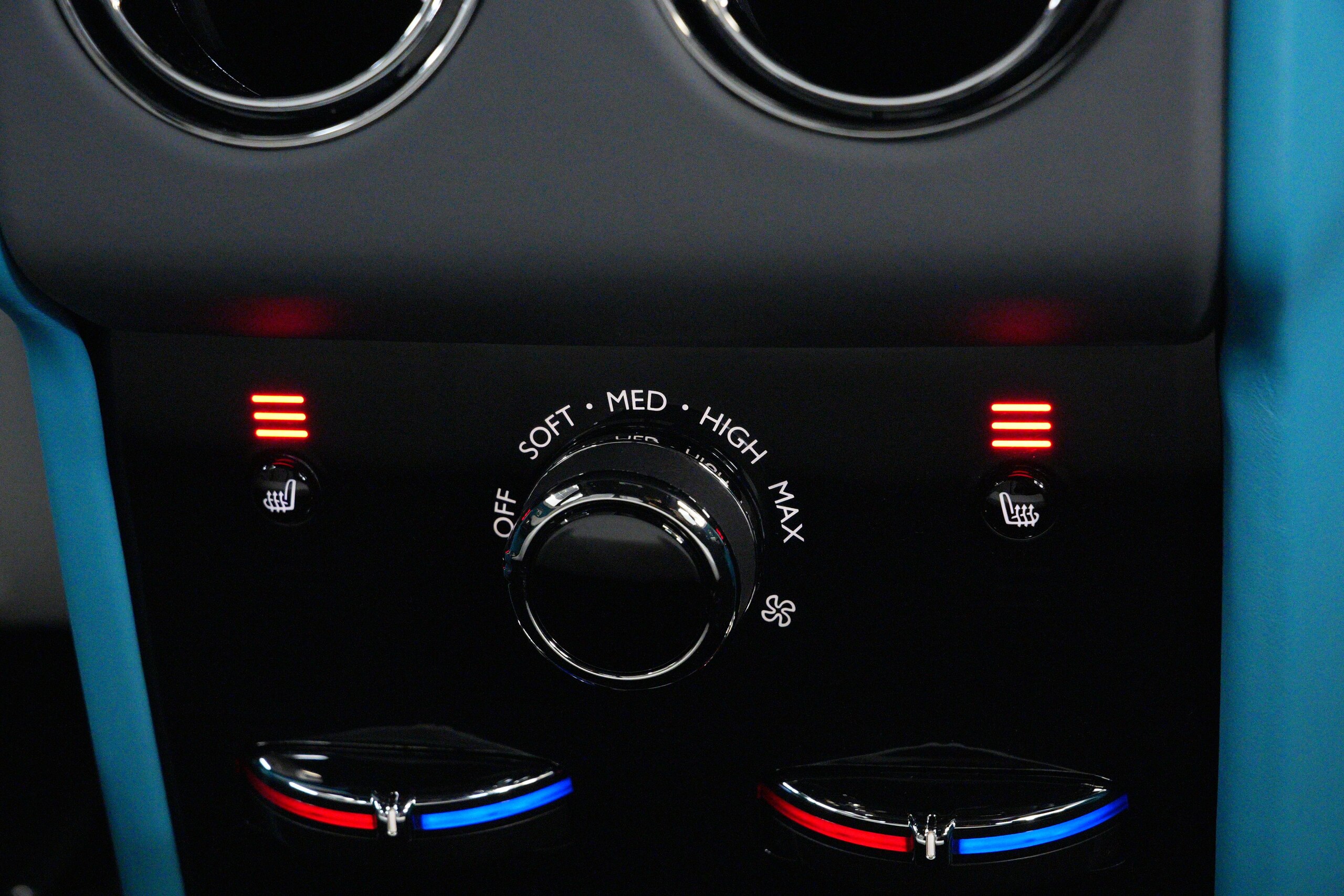 2026 Rolls-Royce Cullinan — Photo 33 / 41