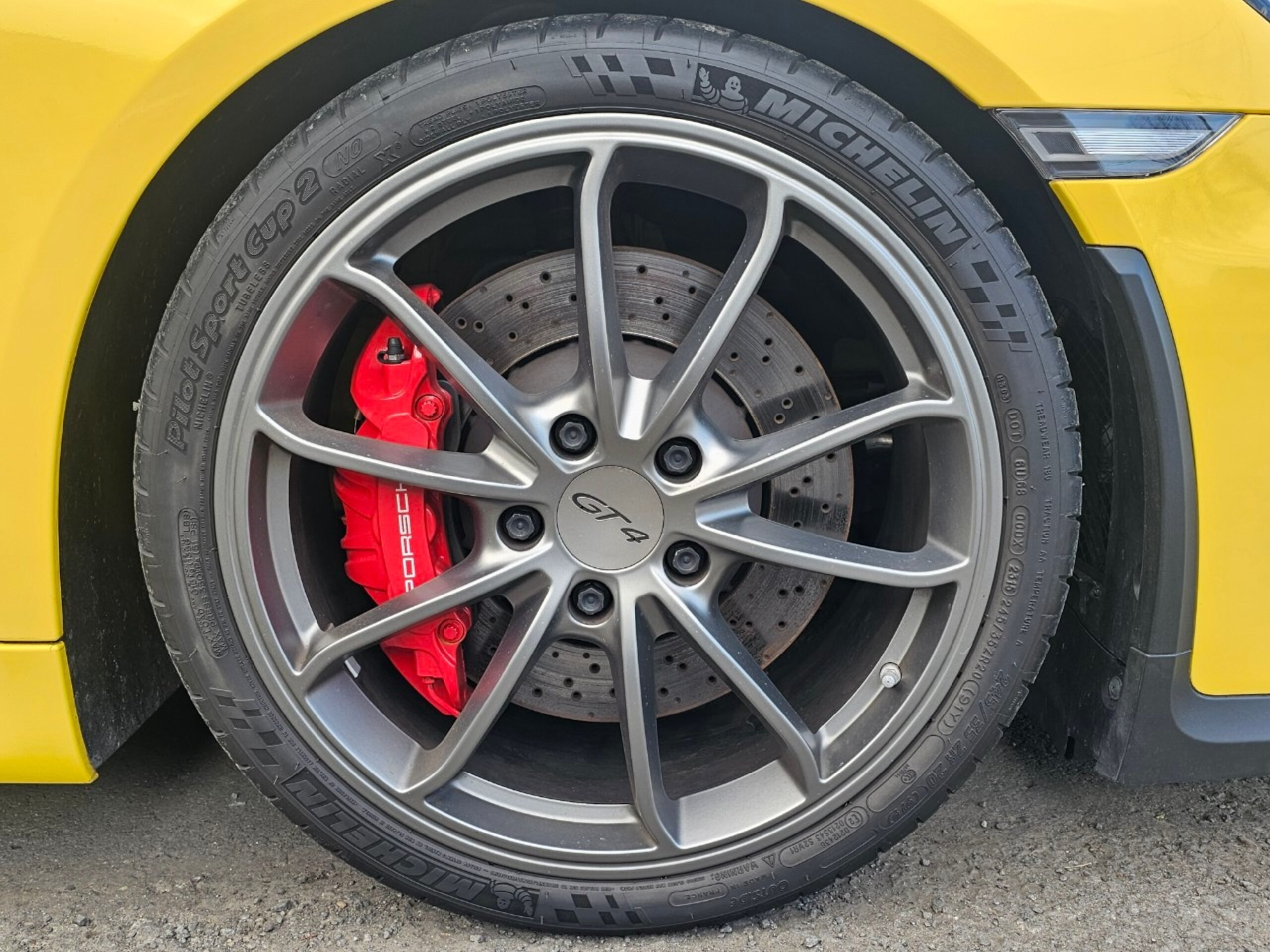 2015 Porsche Cayman GT4 — Photo 18 / 20
