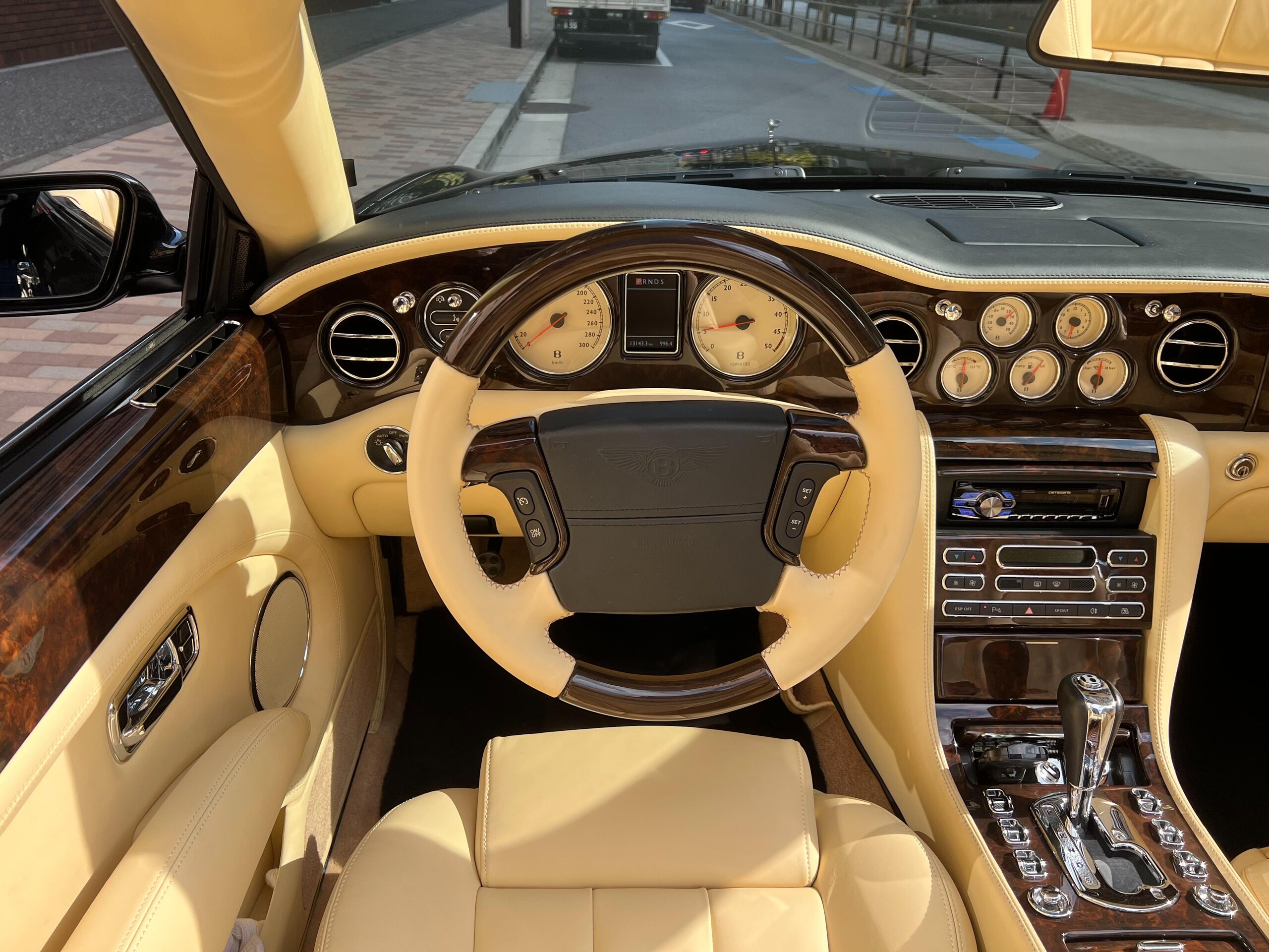 2007 Bentley Azure — Photo 10 / 13