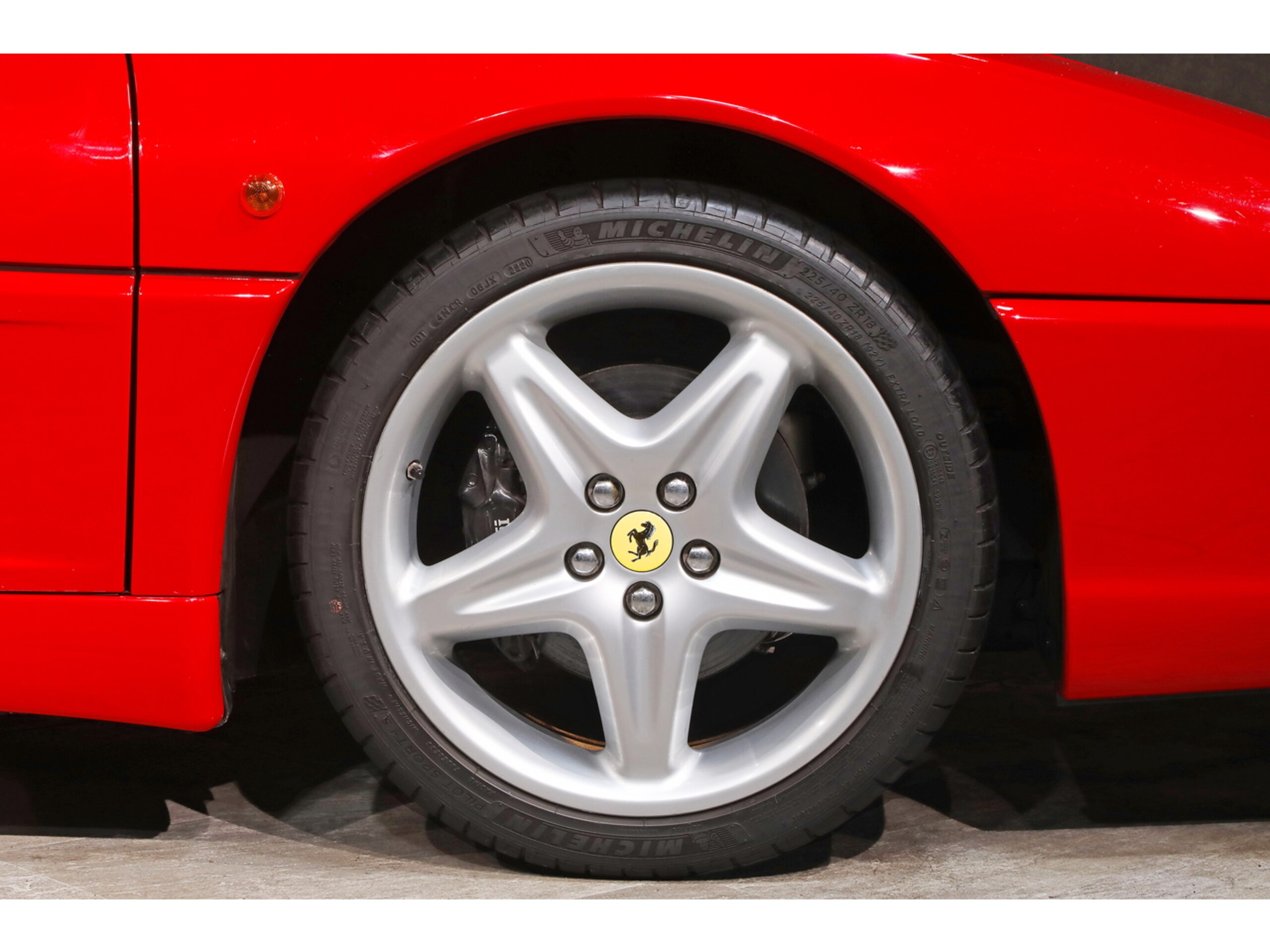 1995 Ferrari F355 Berlinetta — Photo 25 / 39