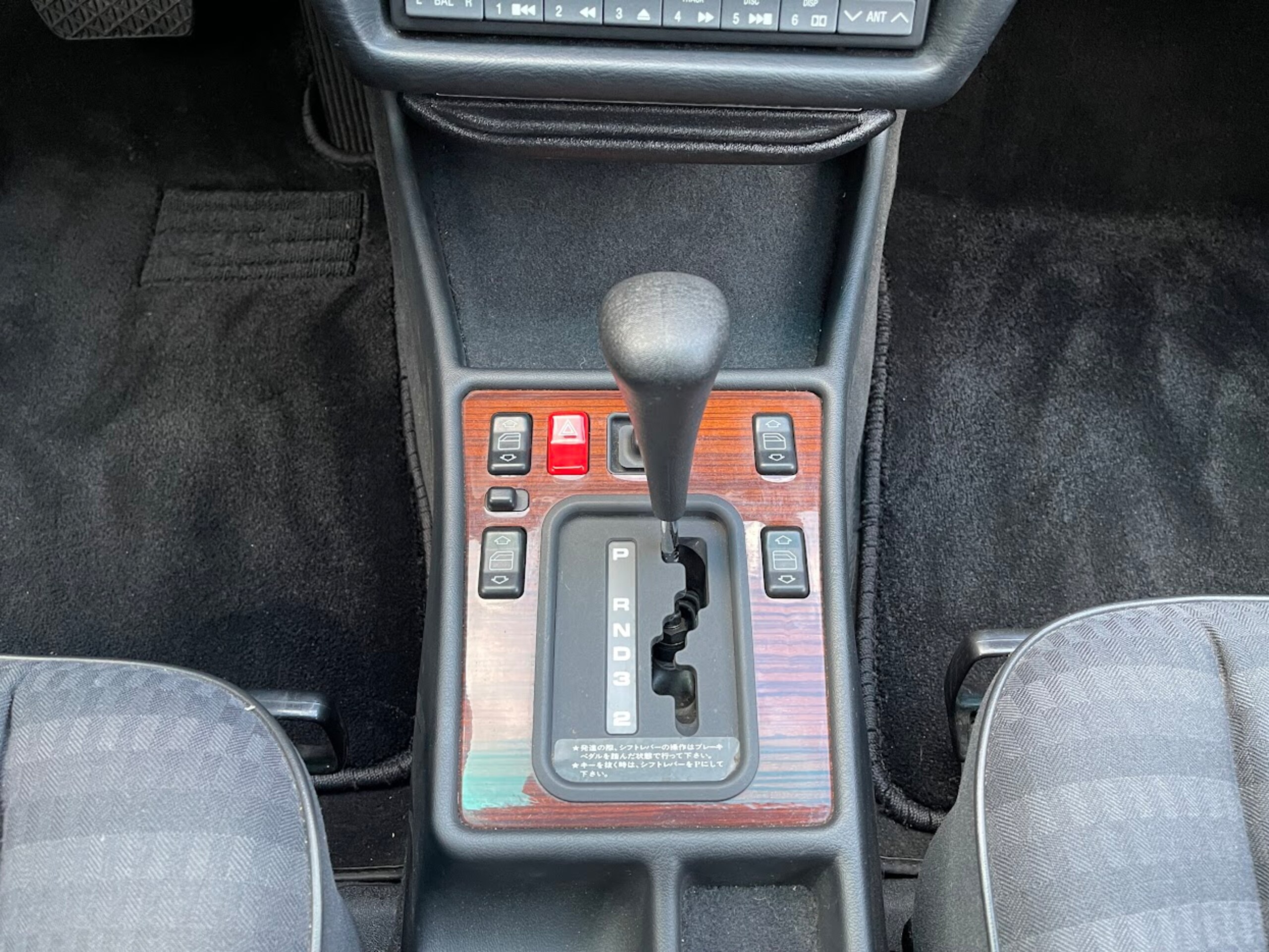 1991 Mercedes Benz 190E — Photo 12 / 17