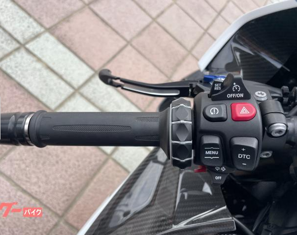 2022 BMW M1000RR M Competition — Photo 14 / 18