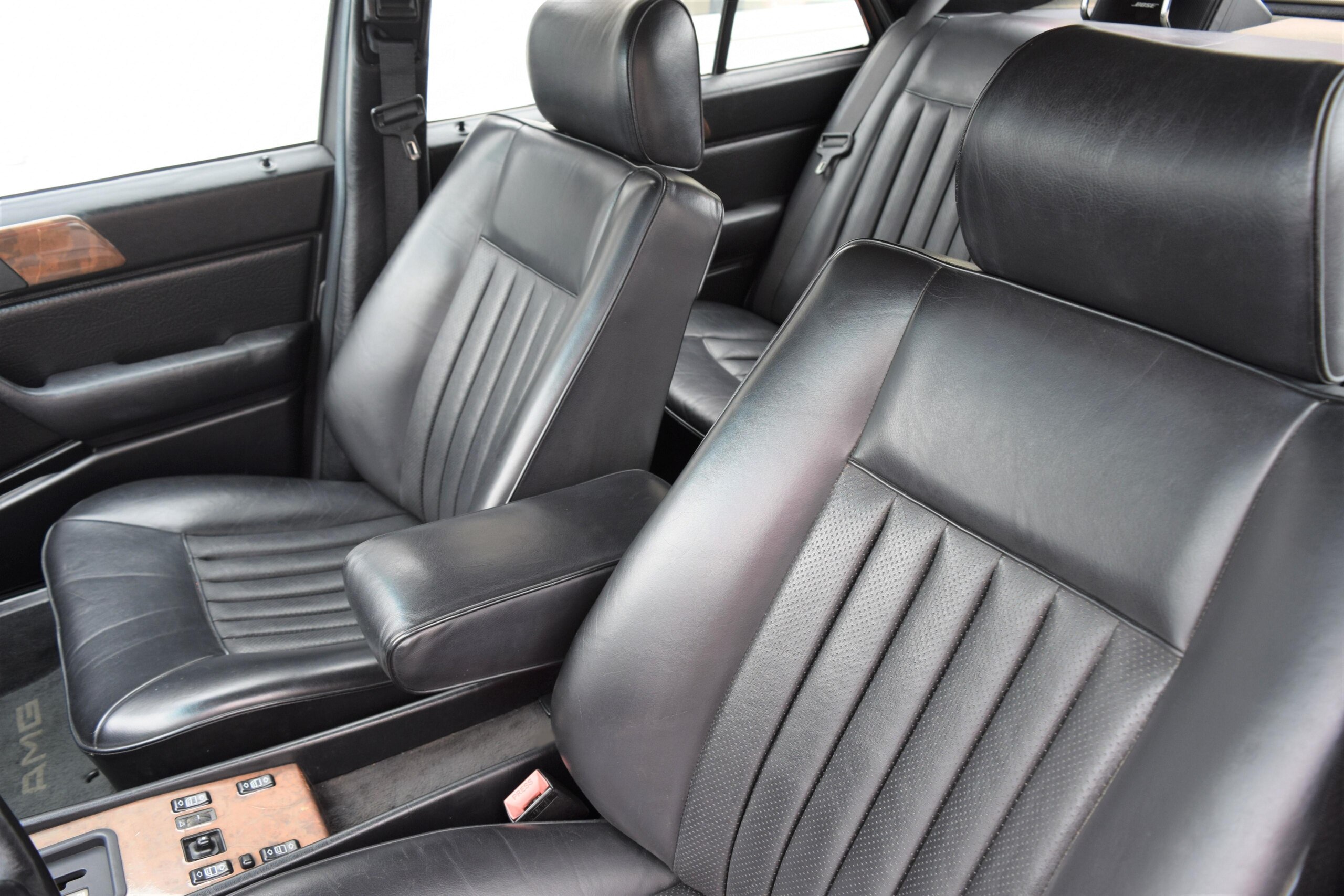 1988 Mercedes Benz 300E 3.2 AMG — Photo 9 / 20