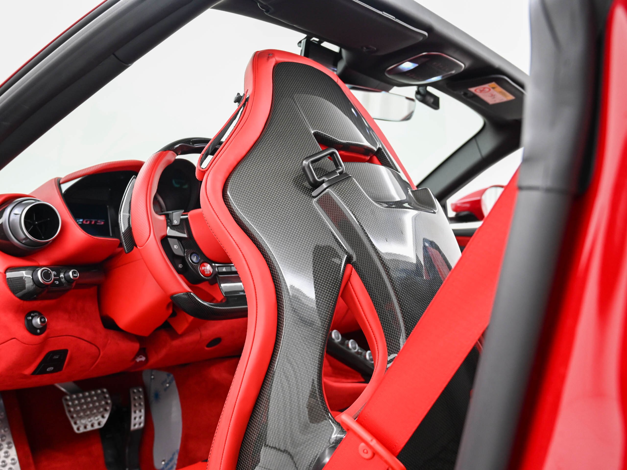 2020 Ferrari 812GTS — Photo 10 / 15