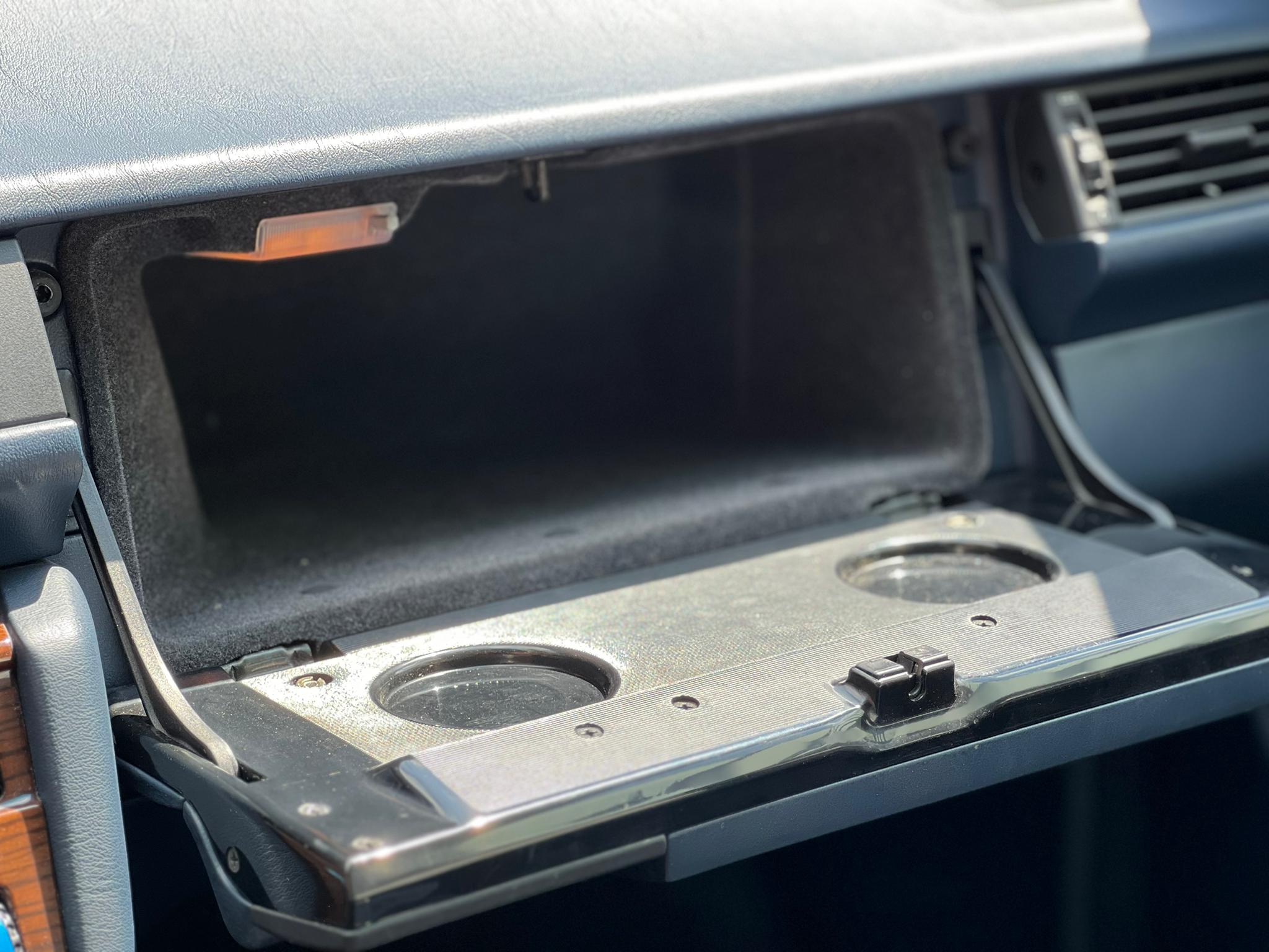 1988 Mercedes Benz 230E — Photo 18 / 29