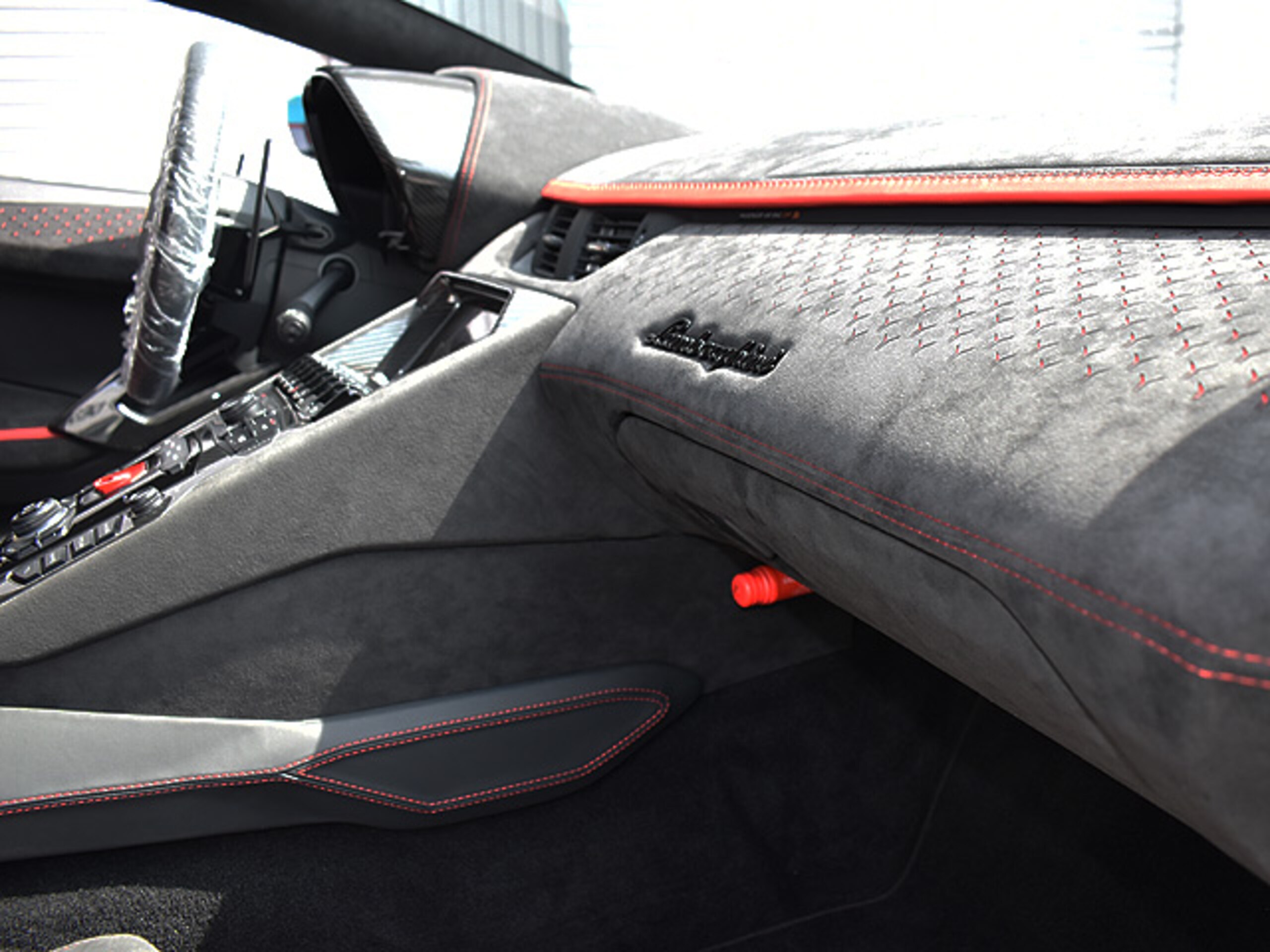 2022 Lamborghini Aventador Roadster LP780-4 Ultimae — Photo 32 / 38