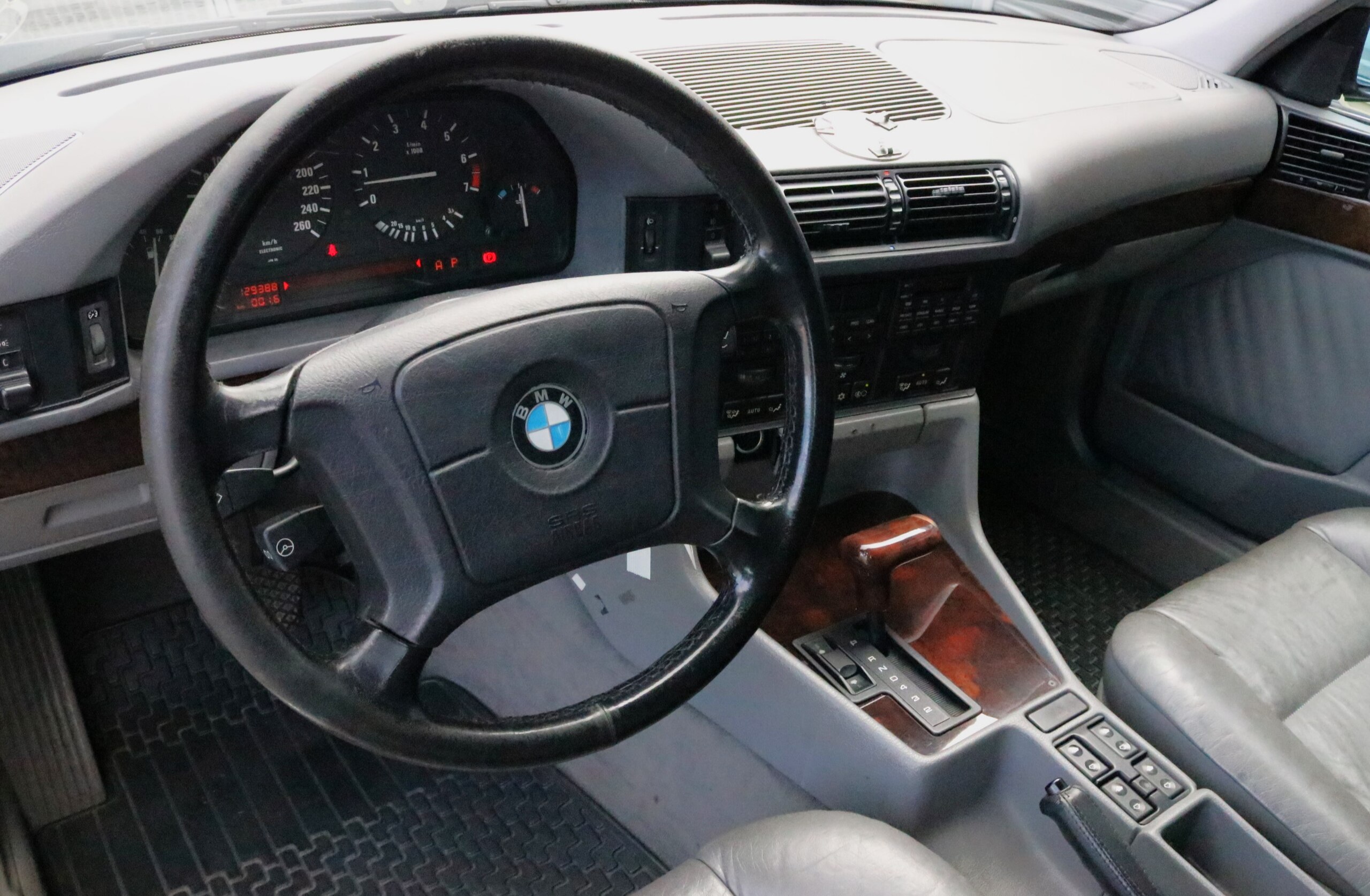1995 BMW Touring 540i — Photo 9 / 24