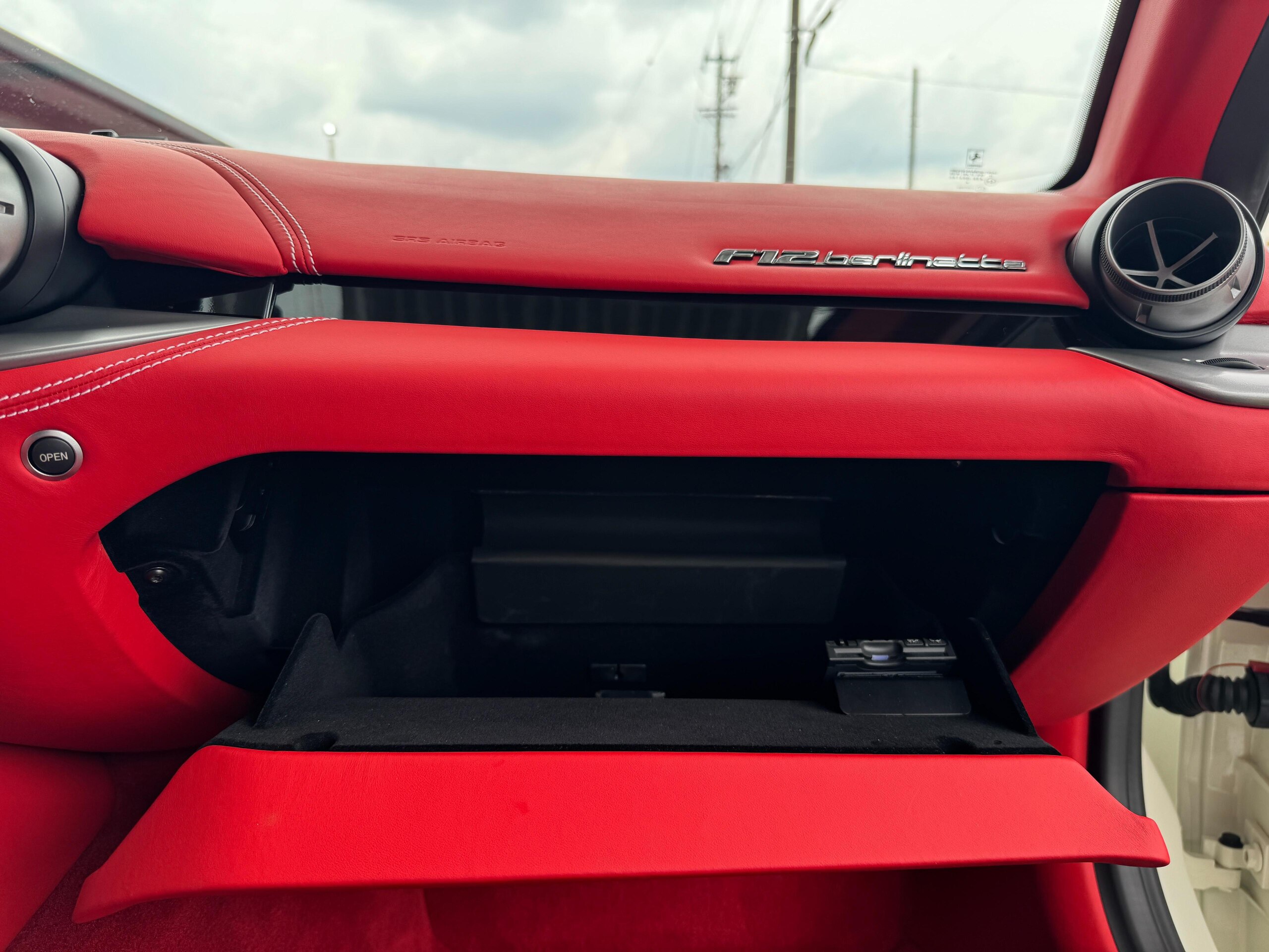 2014 Ferrari F12 Berlinetta — Photo 28 / 54
