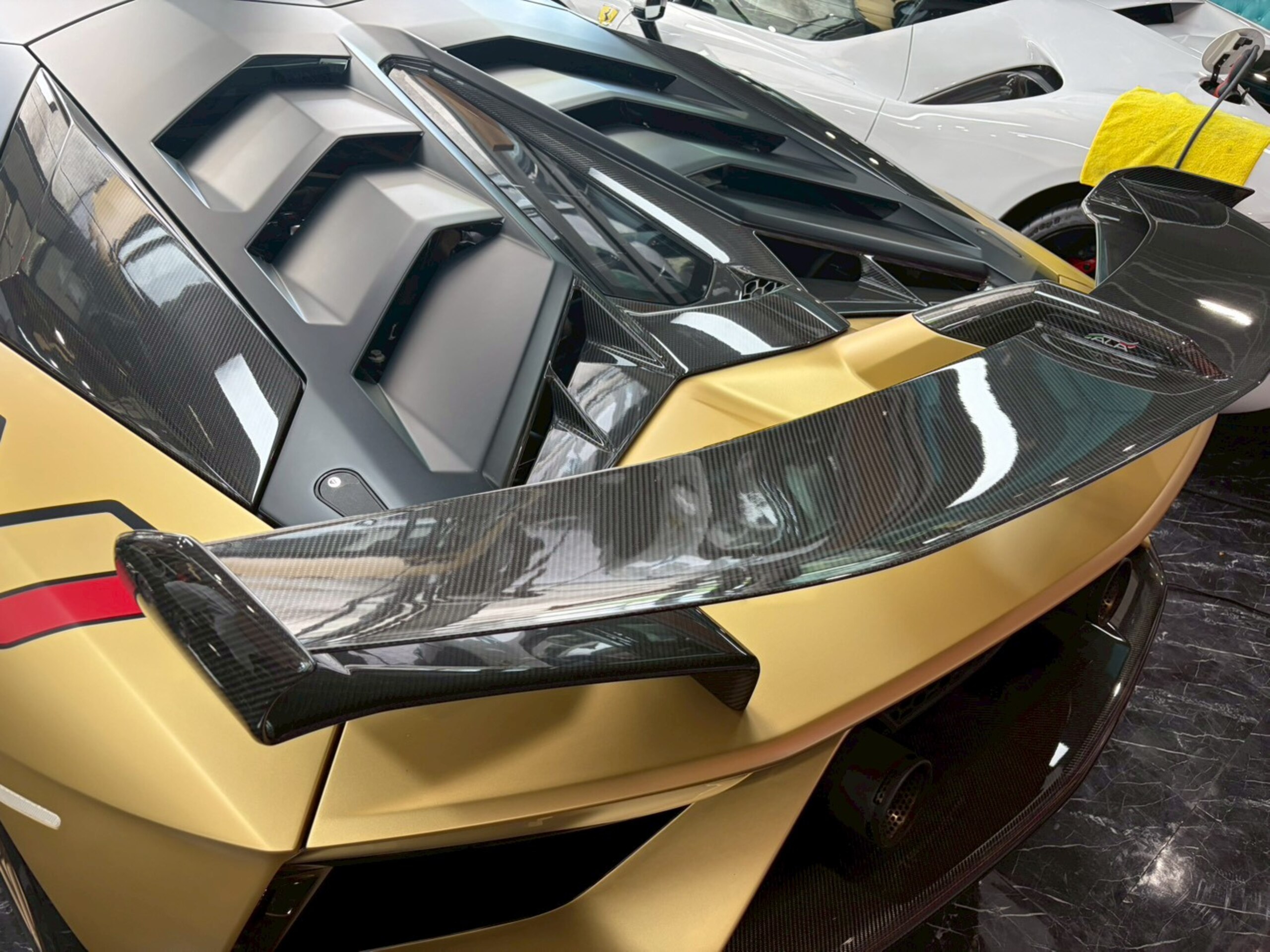 2019 Lamborghini Aventador SVJ — Photo 24 / 41