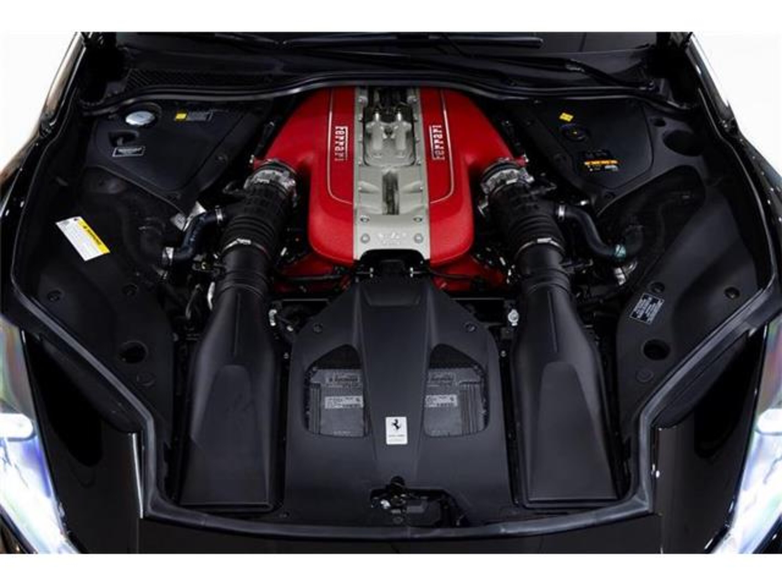 2020 Ferrari 812GTS — Photo 16 / 18