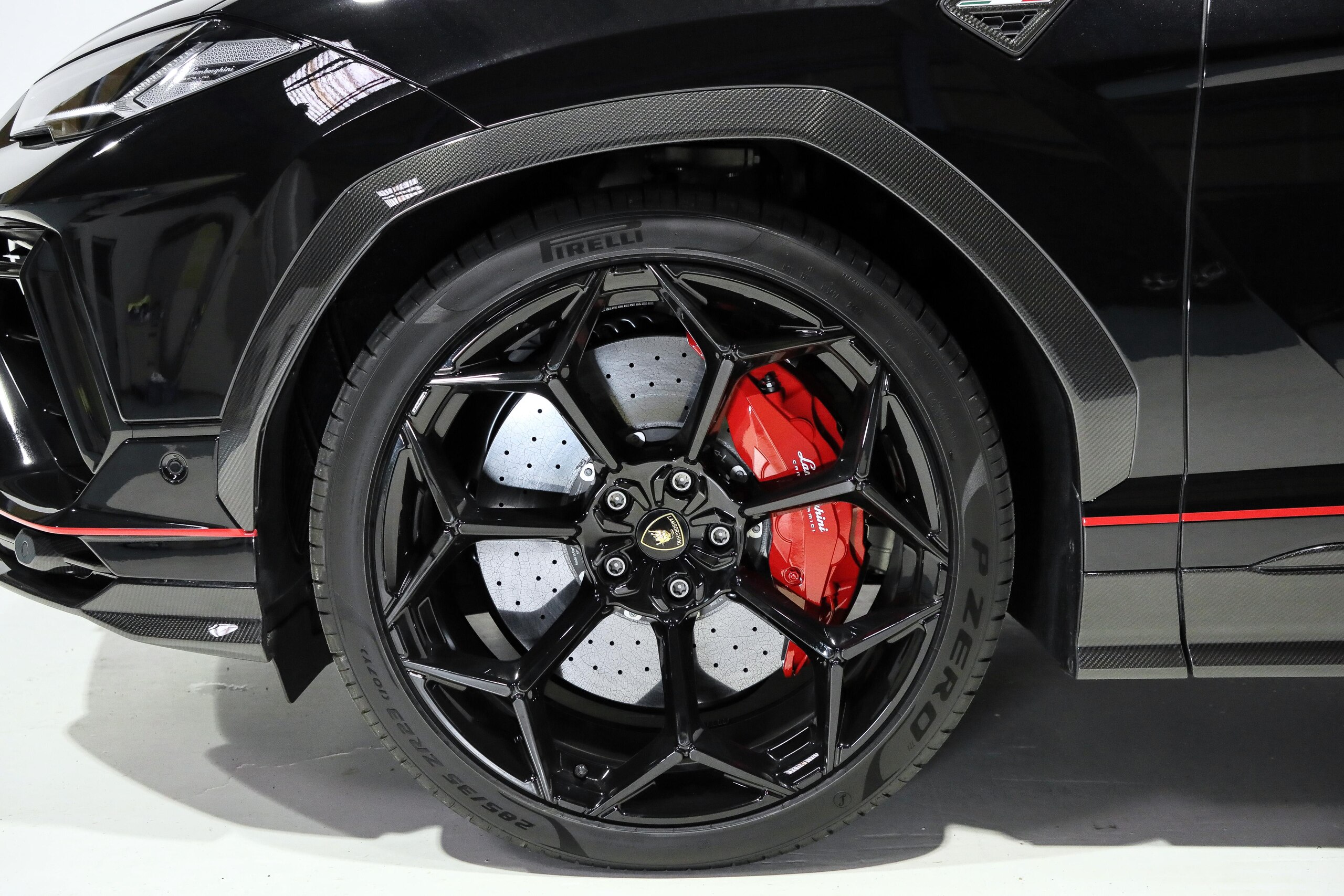 2024 Lamborghini Urus Performante — Photo 20 / 22