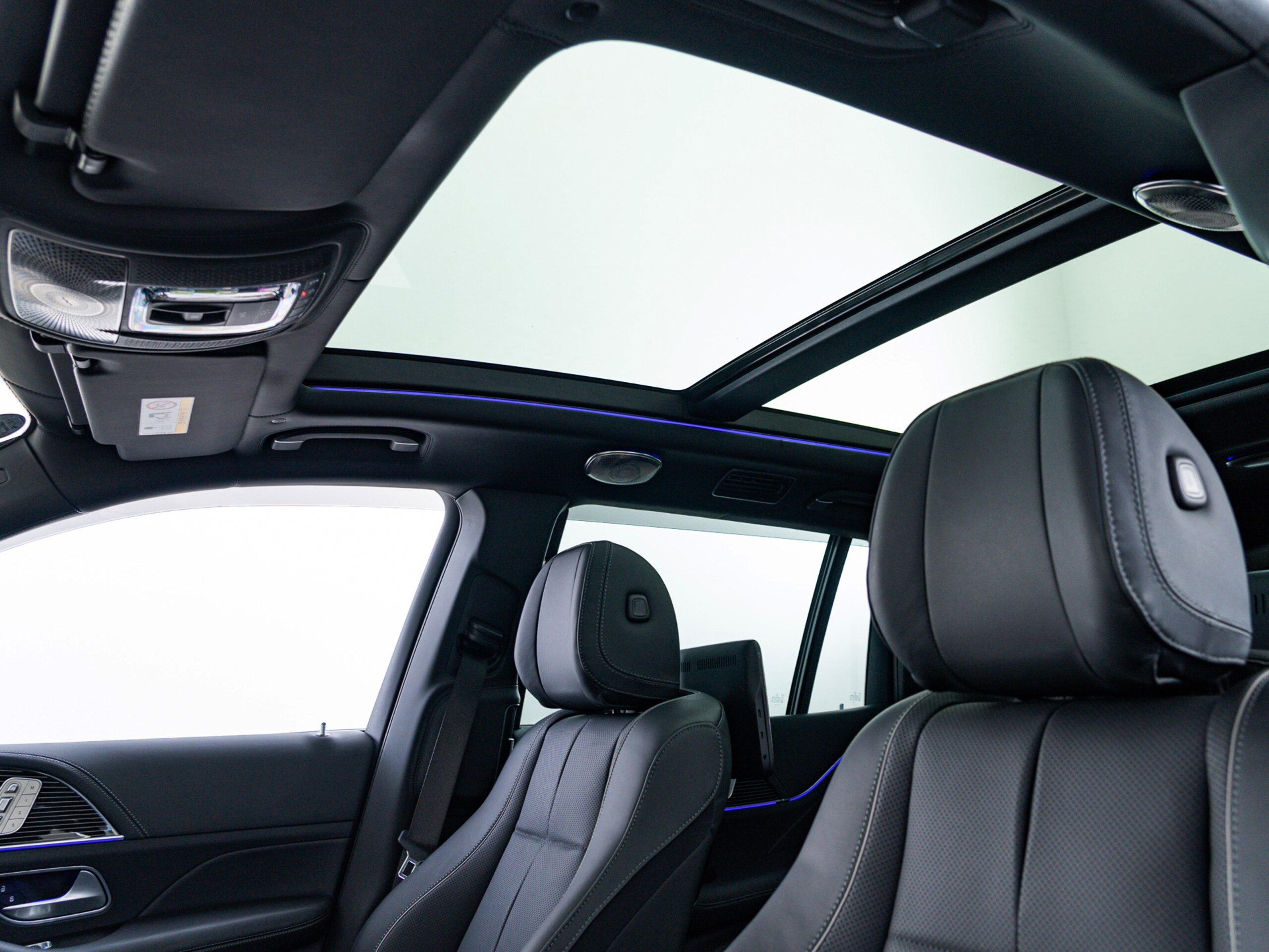 2021 Mercedes Benz Maybach GLS 600 4Matic — Photo 8 / 18