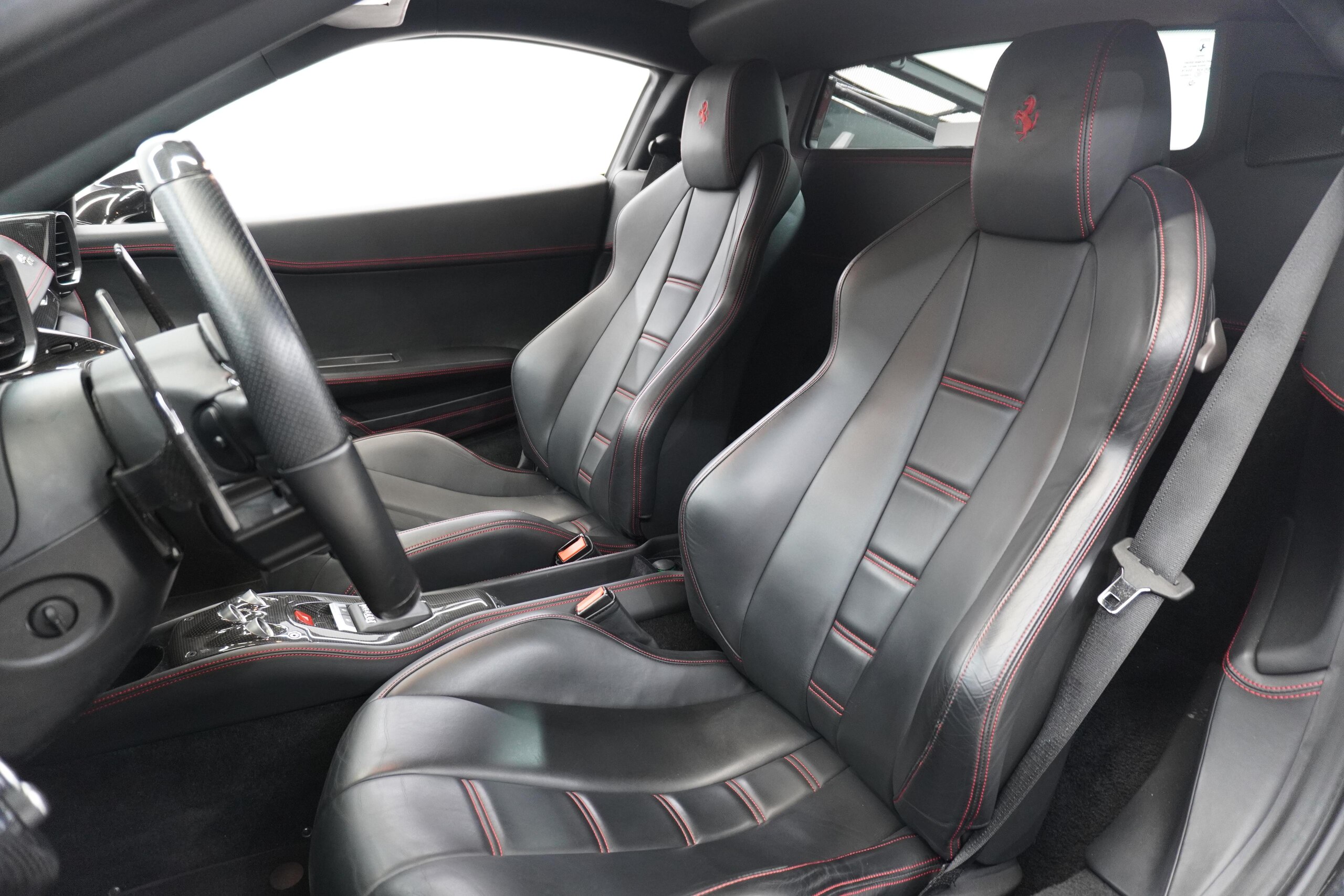 2013 Ferrari 458 Italia F1 DCT — Photo 6 / 17