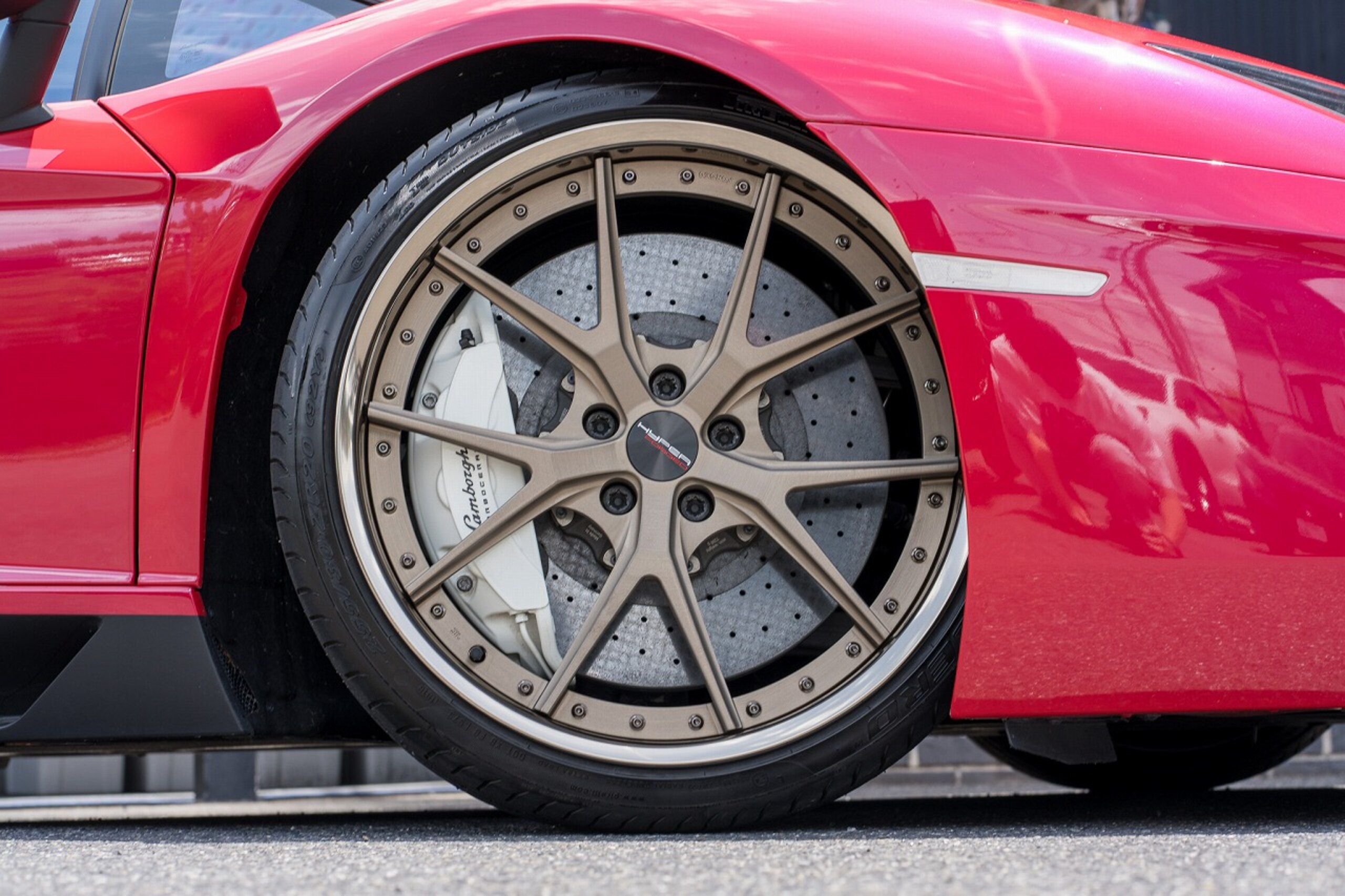 2015 Lamborghini Aventador Roadster — Photo 14 / 16