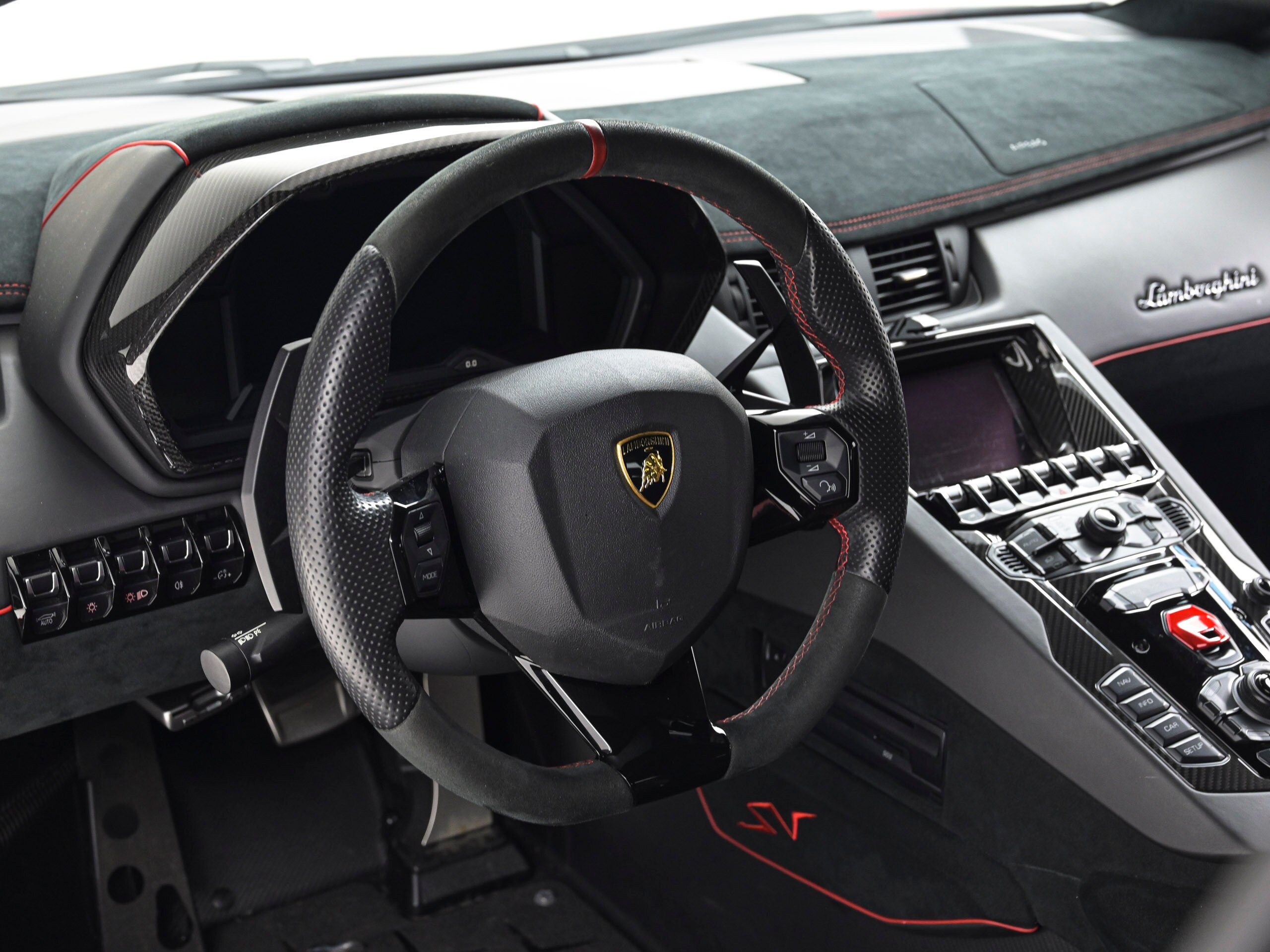 2015 Lamborghini Aventador LP750-4 Superveloce — Photo 18 / 25