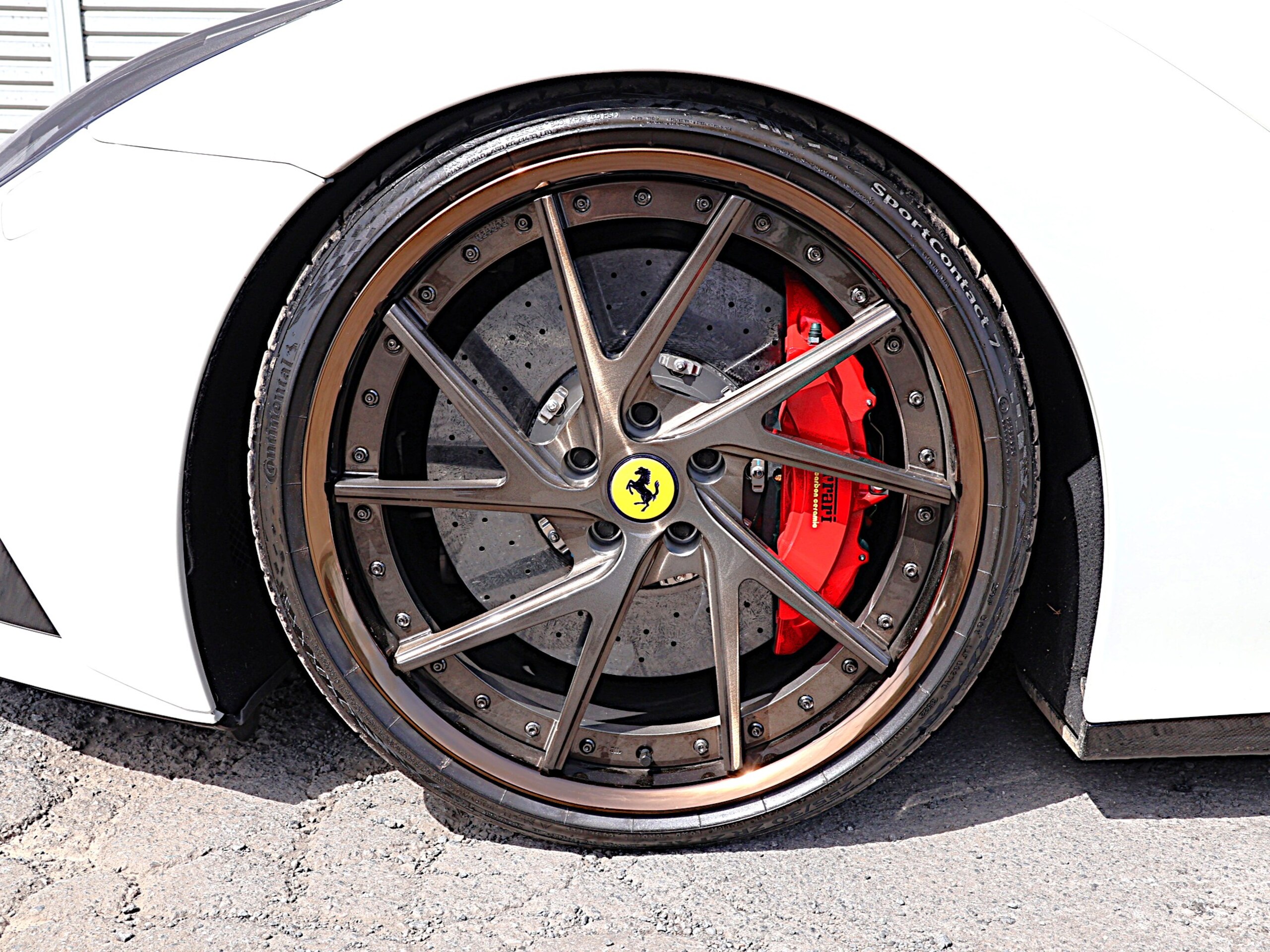 2014 Ferrari F12 Berlinetta — Photo 14 / 16