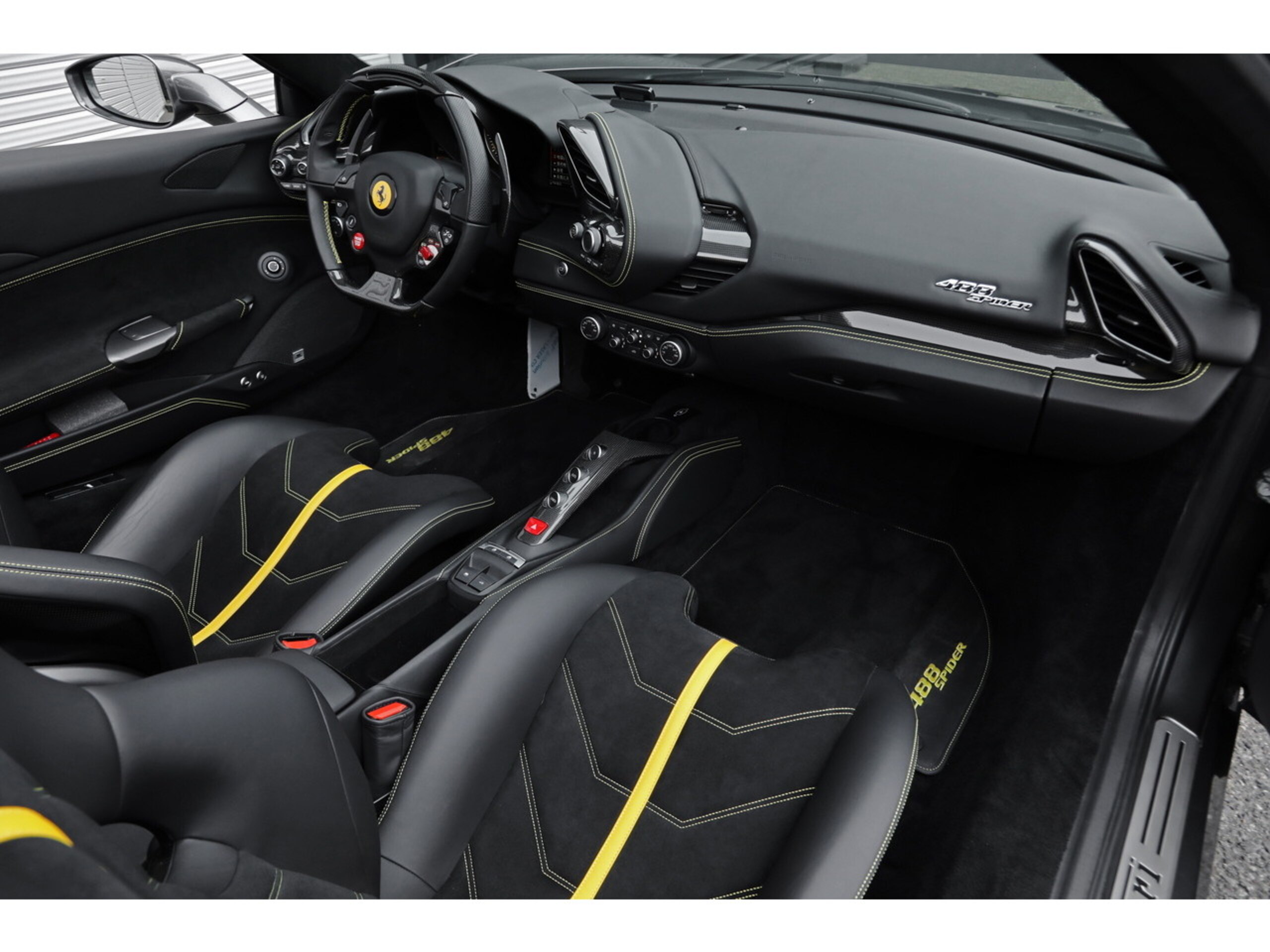 2018 Ferrari 488 Spider — Photo 46 / 65