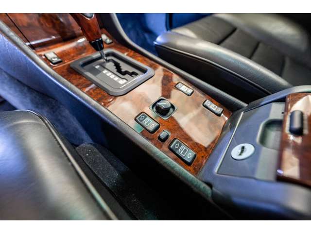 1994 Mercedes Benz E500 — Photo 11 / 23