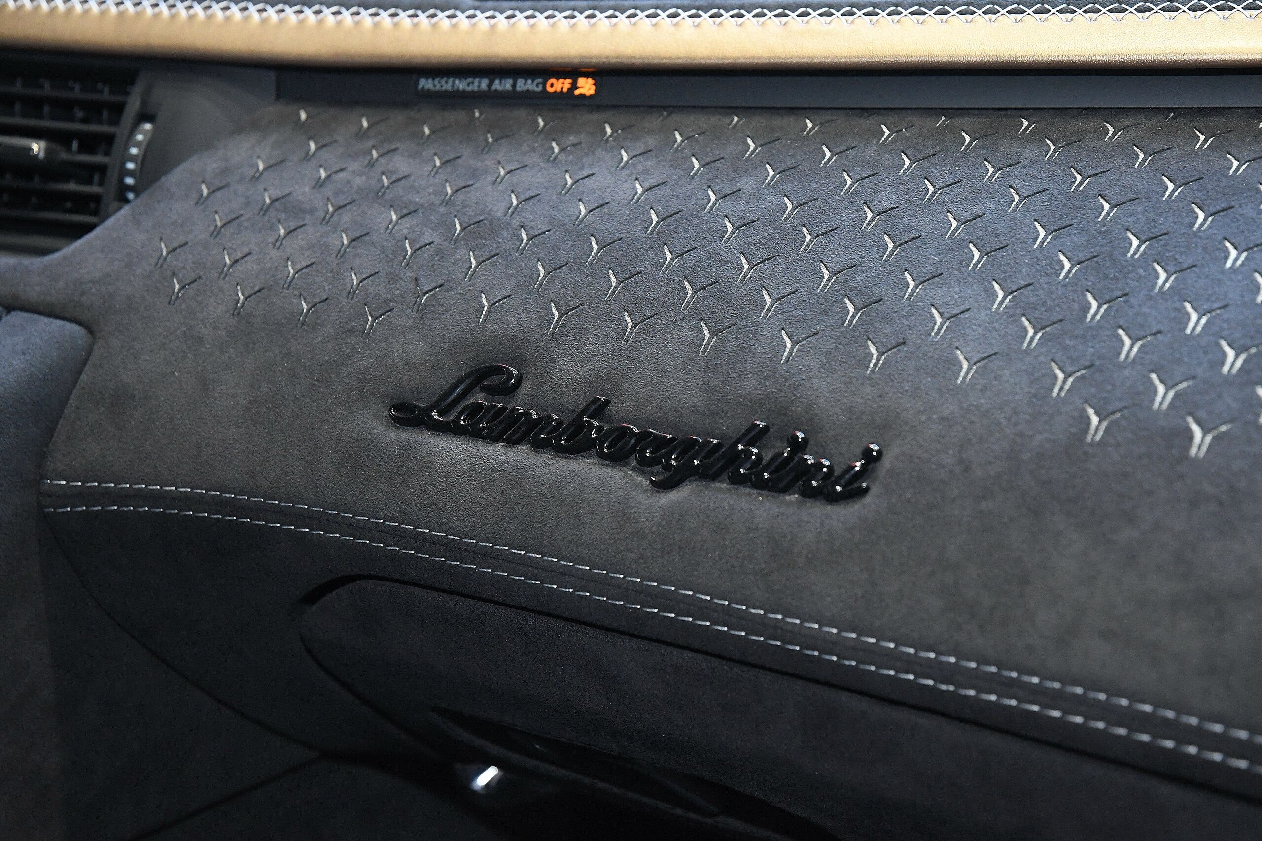2022 Lamborghini Aventador Roadster LP780-4 Ultimae — Photo 31 / 55
