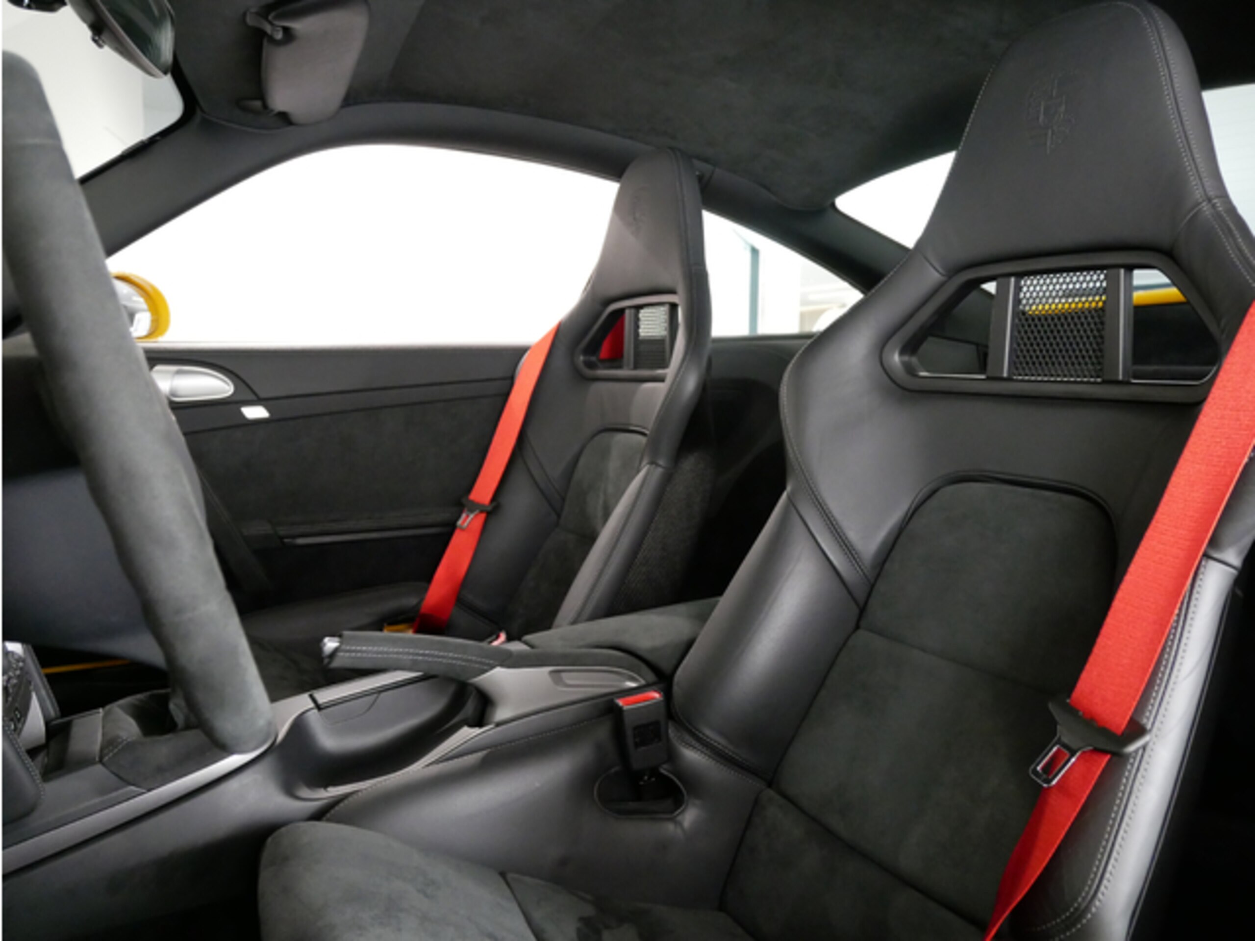 2008 Porsche 911 GT2 — Photo 10 / 18