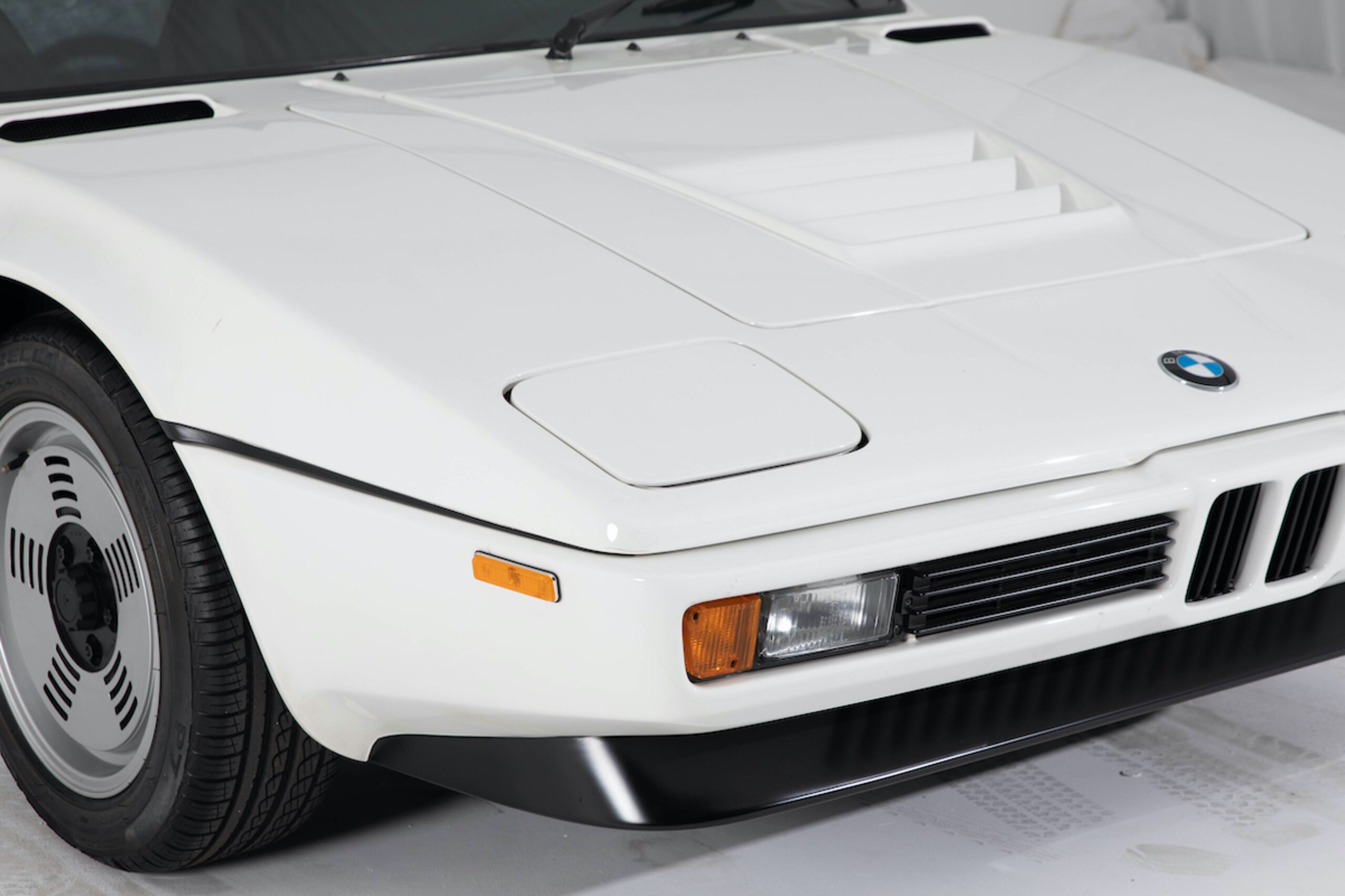 1981 BMW M1 — Photo 9 / 33