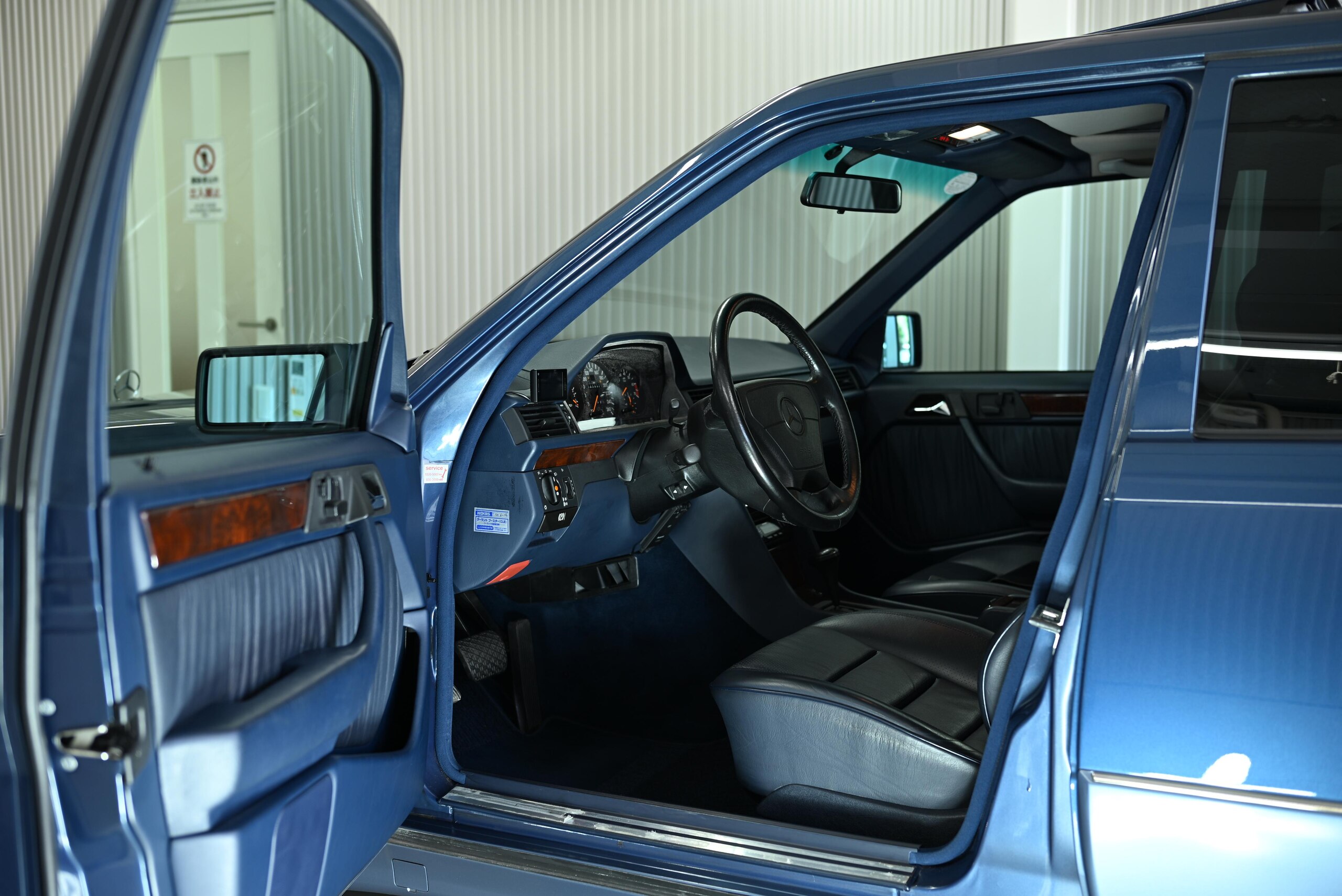 1994 Mercedes Benz E500 — Photo 44 / 74