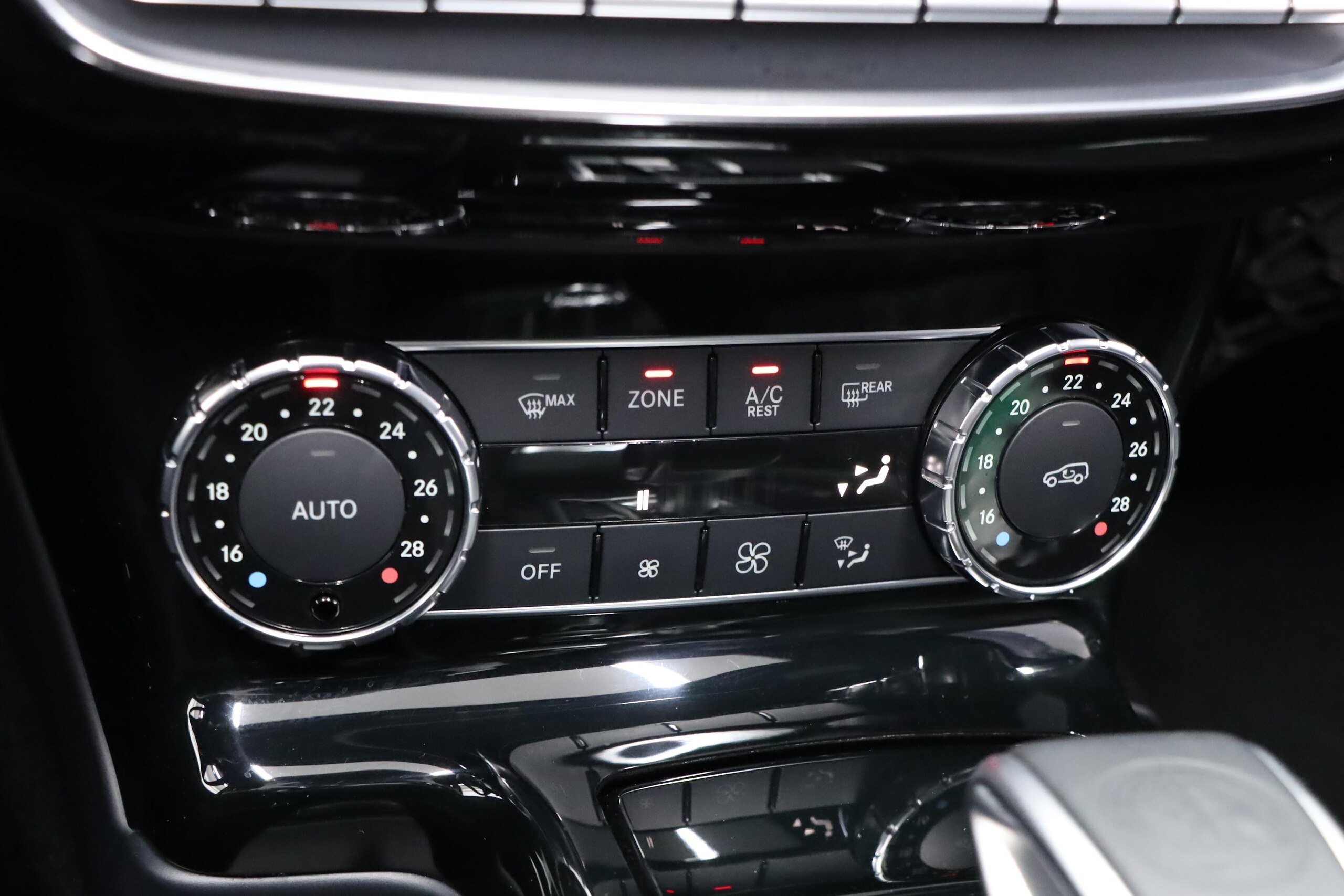 2012 Mercedes Benz G65 AMG — Photo 18 / 27