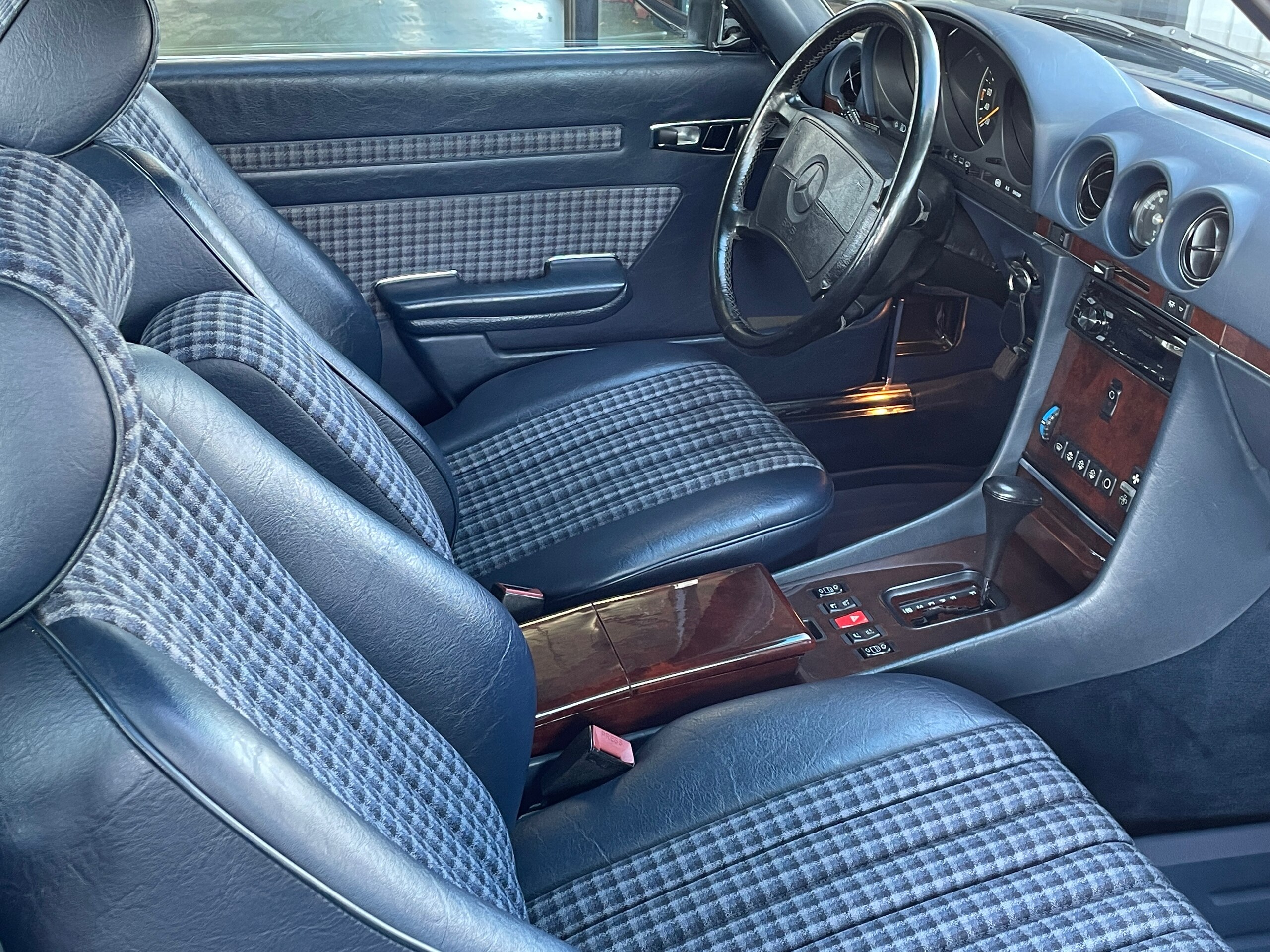 1989 Mercedes Benz 560SL — Photo 8 / 9