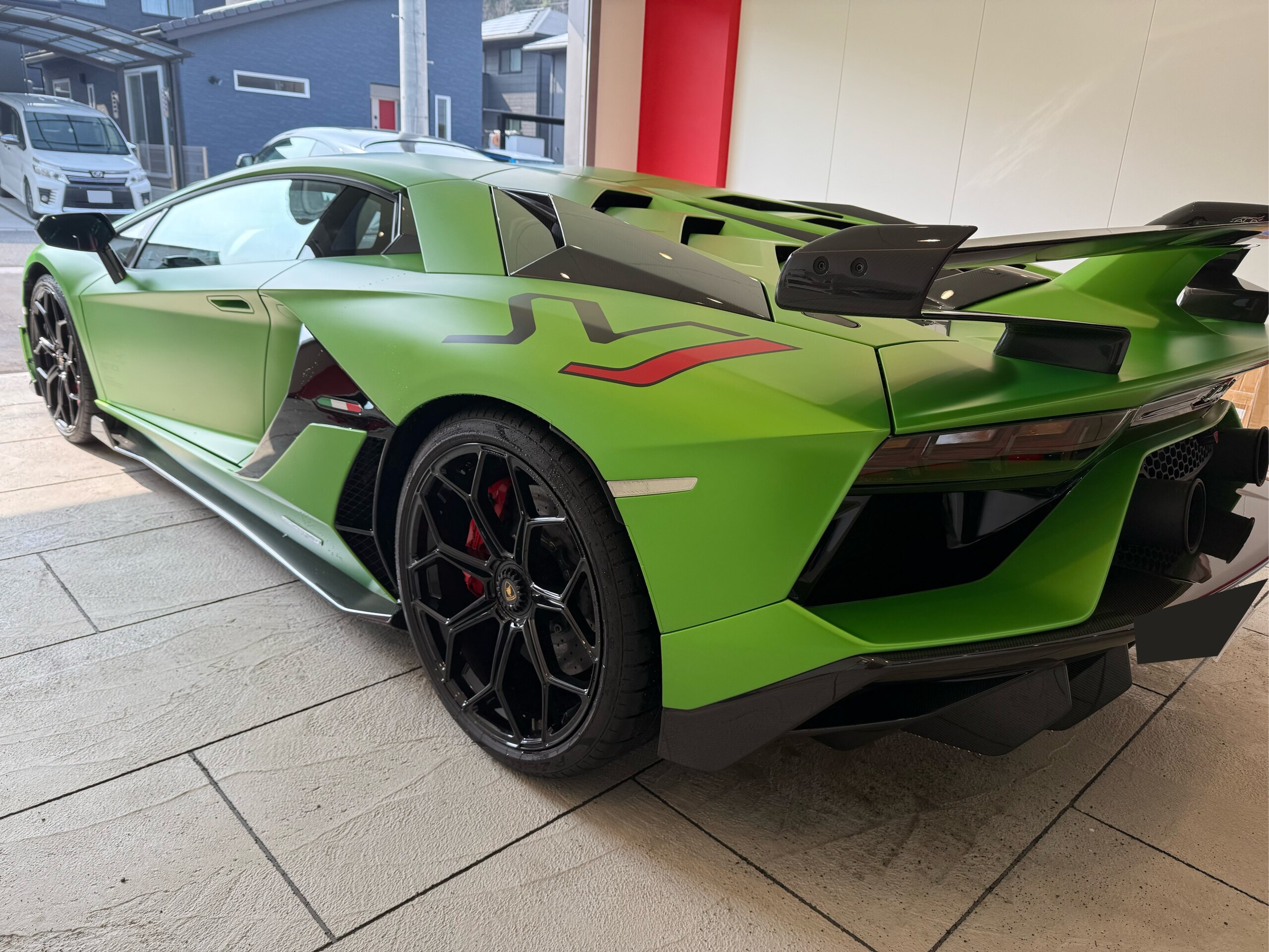 2019 Lamborghini Aventador SVJ — Photo 11 / 22