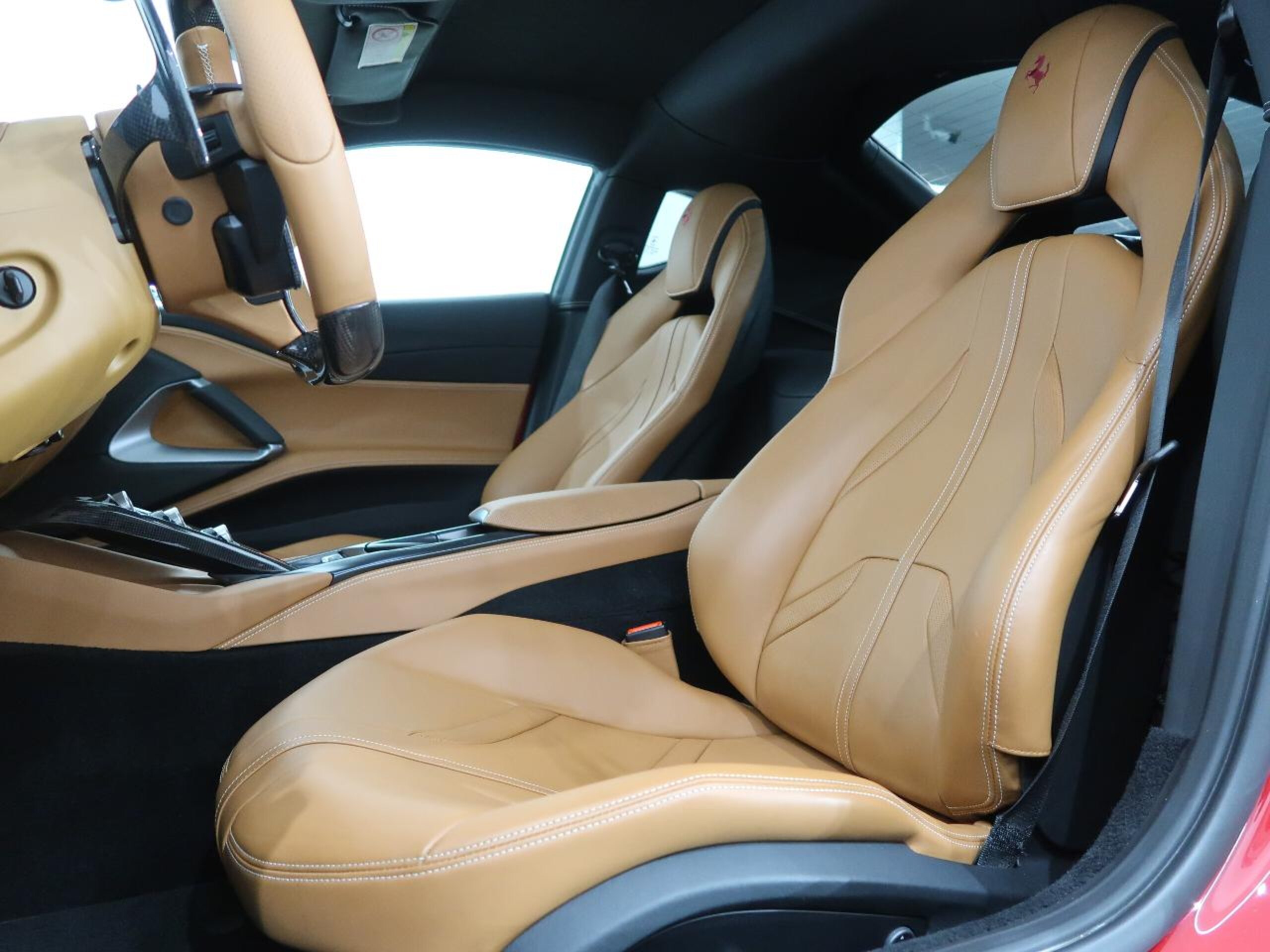 2018 Ferrari 812 Superfast — Photo 12 / 51
