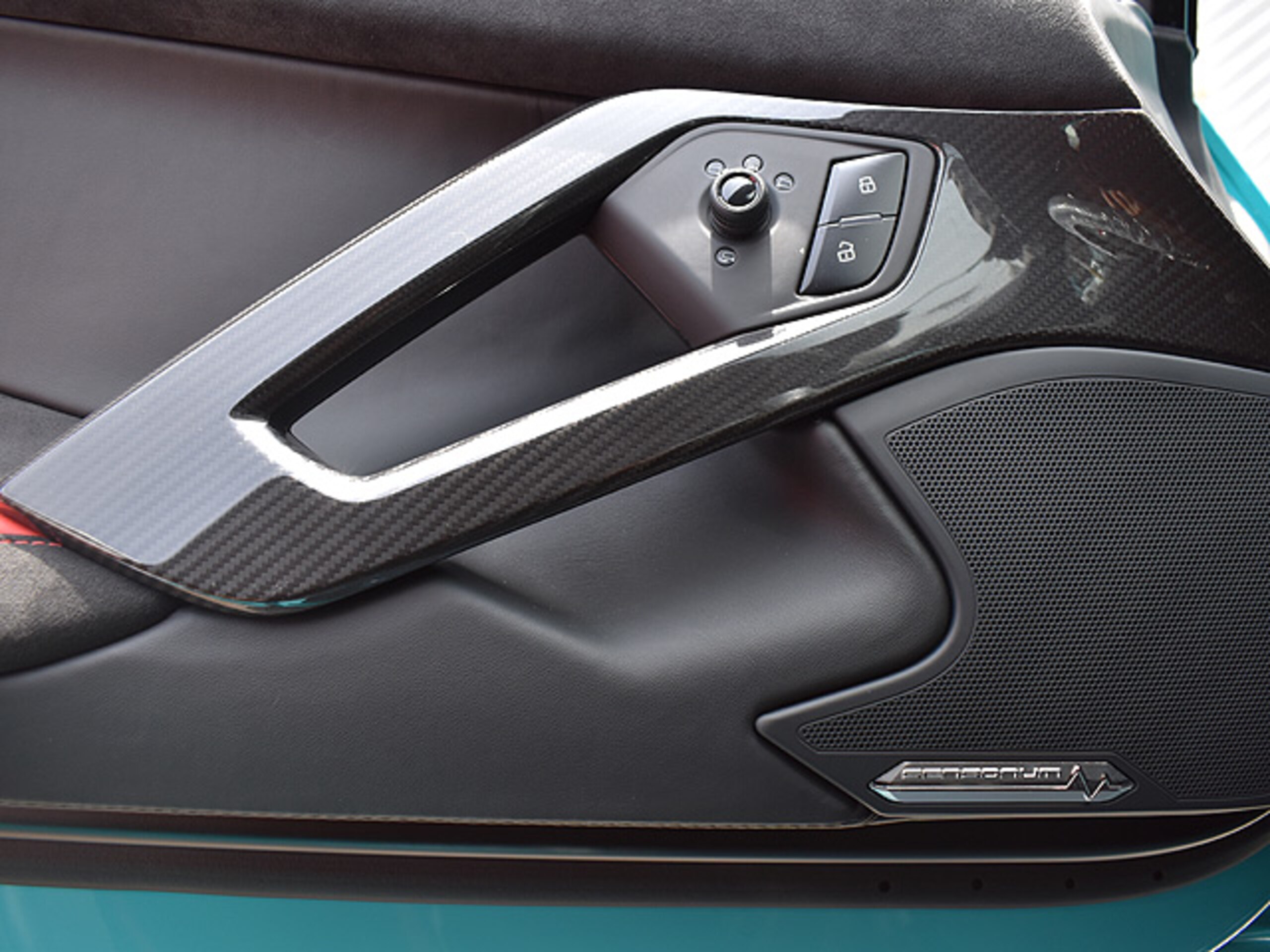 2022 Lamborghini Aventador Roadster LP780-4 Ultimae — Photo 29 / 38