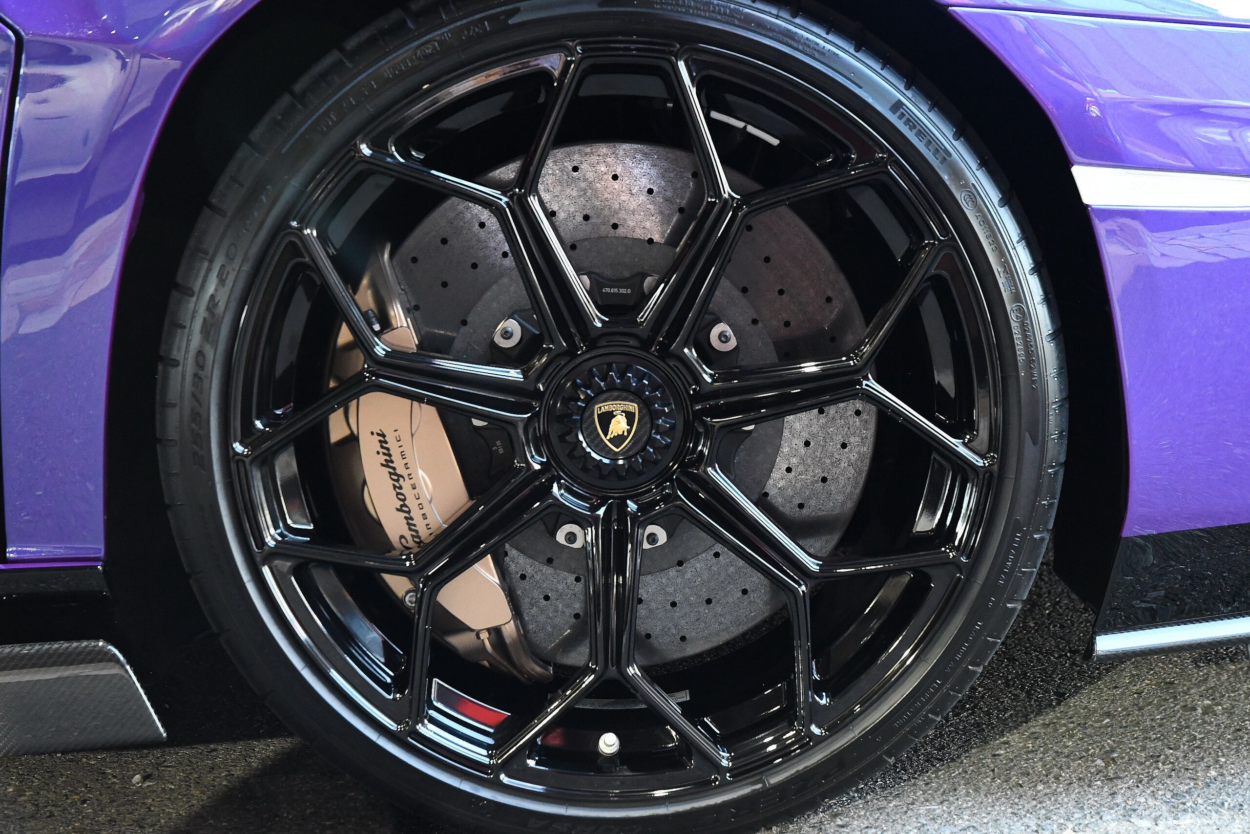2022 Lamborghini Aventador Roadster LP780-4 Ultimae — Photo 49 / 55