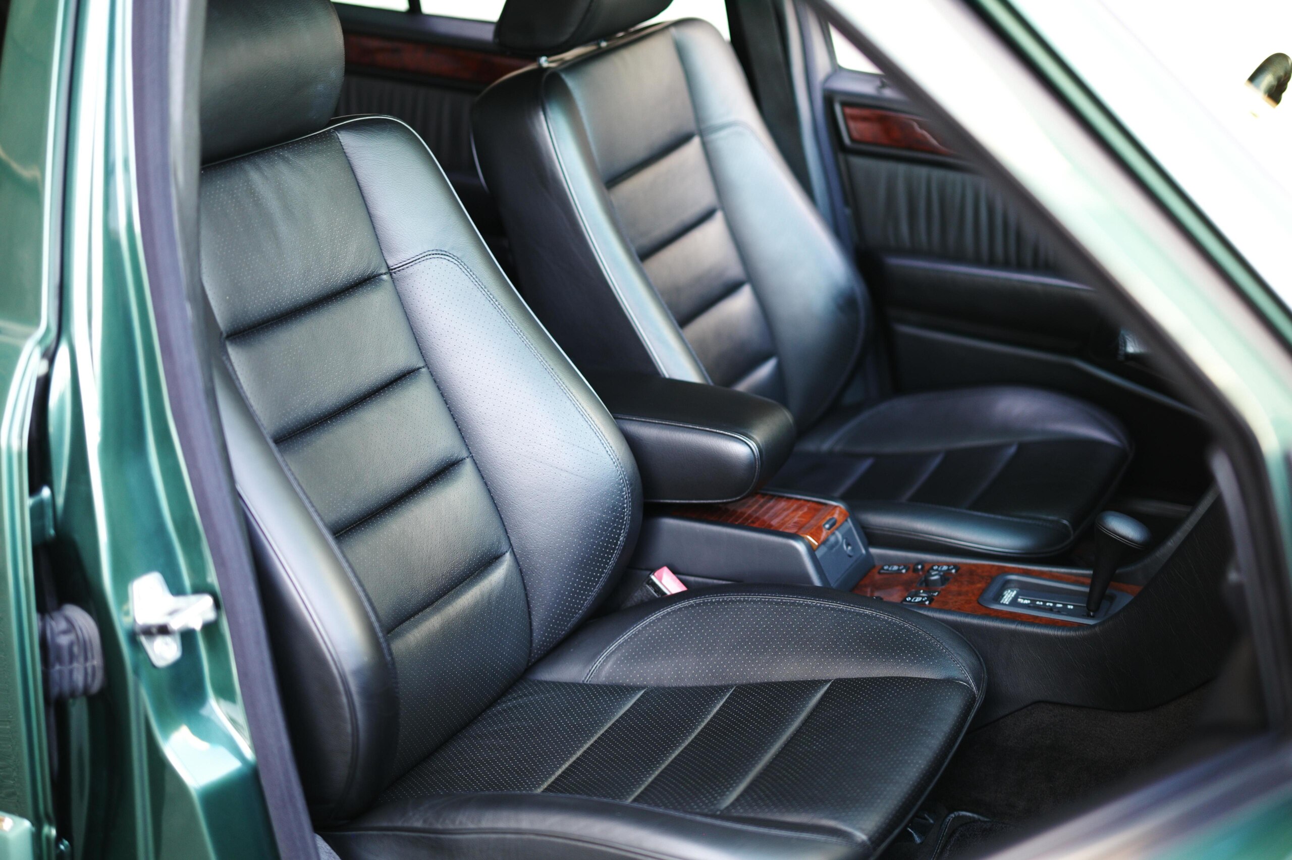 1993 Mercedes Benz 500E — Photo 9 / 14