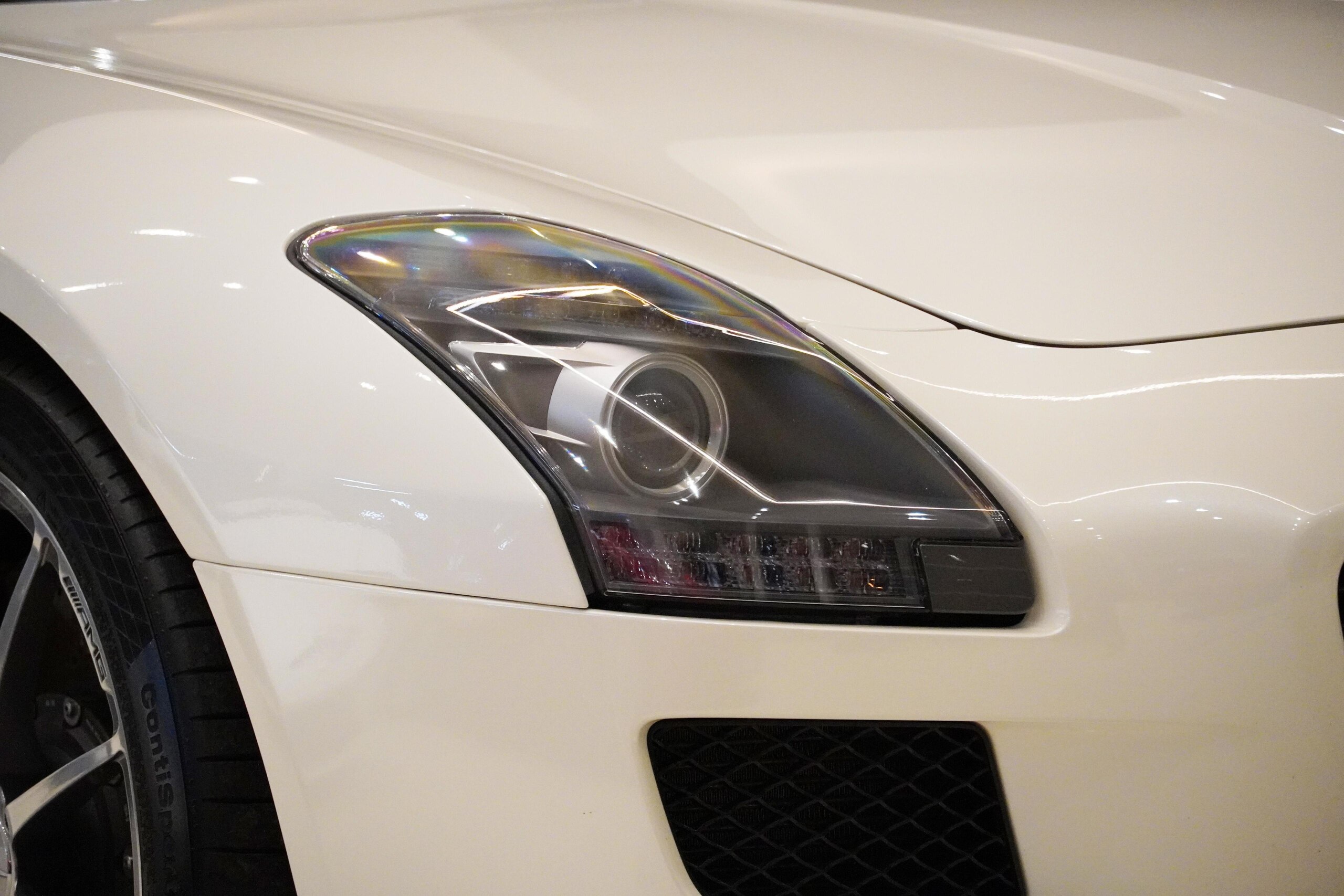 2010 Mercedes Benz SLS AMG — Photo 14 / 19