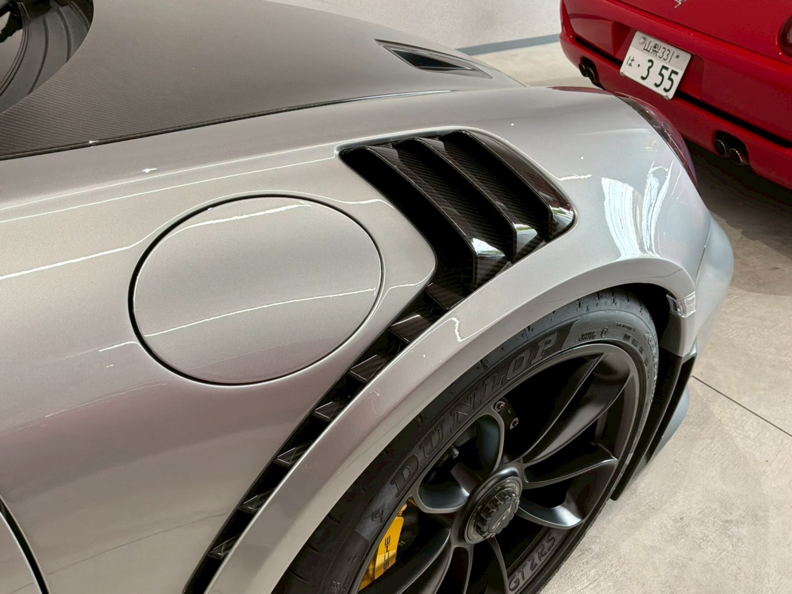 2019 Porsche 911 GT2 RS — Photo 24 / 32