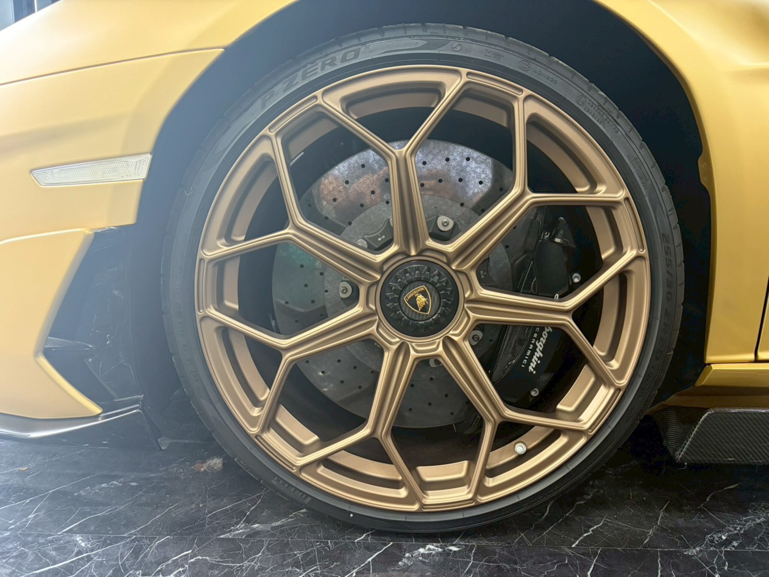 2019 Lamborghini Aventador SVJ — Photo 37 / 41