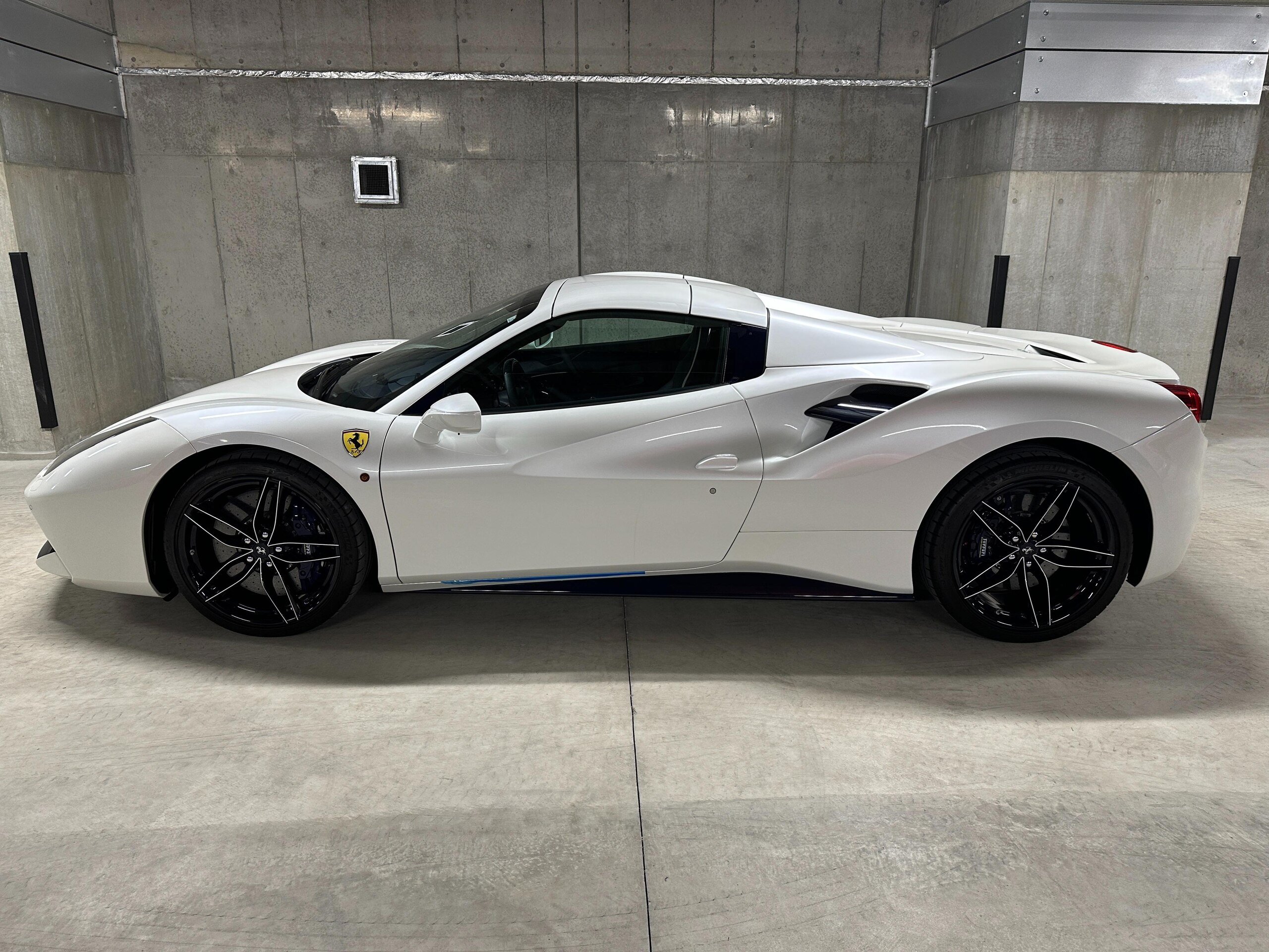 2016 Ferrari 488 Spider — Photo 7 / 19