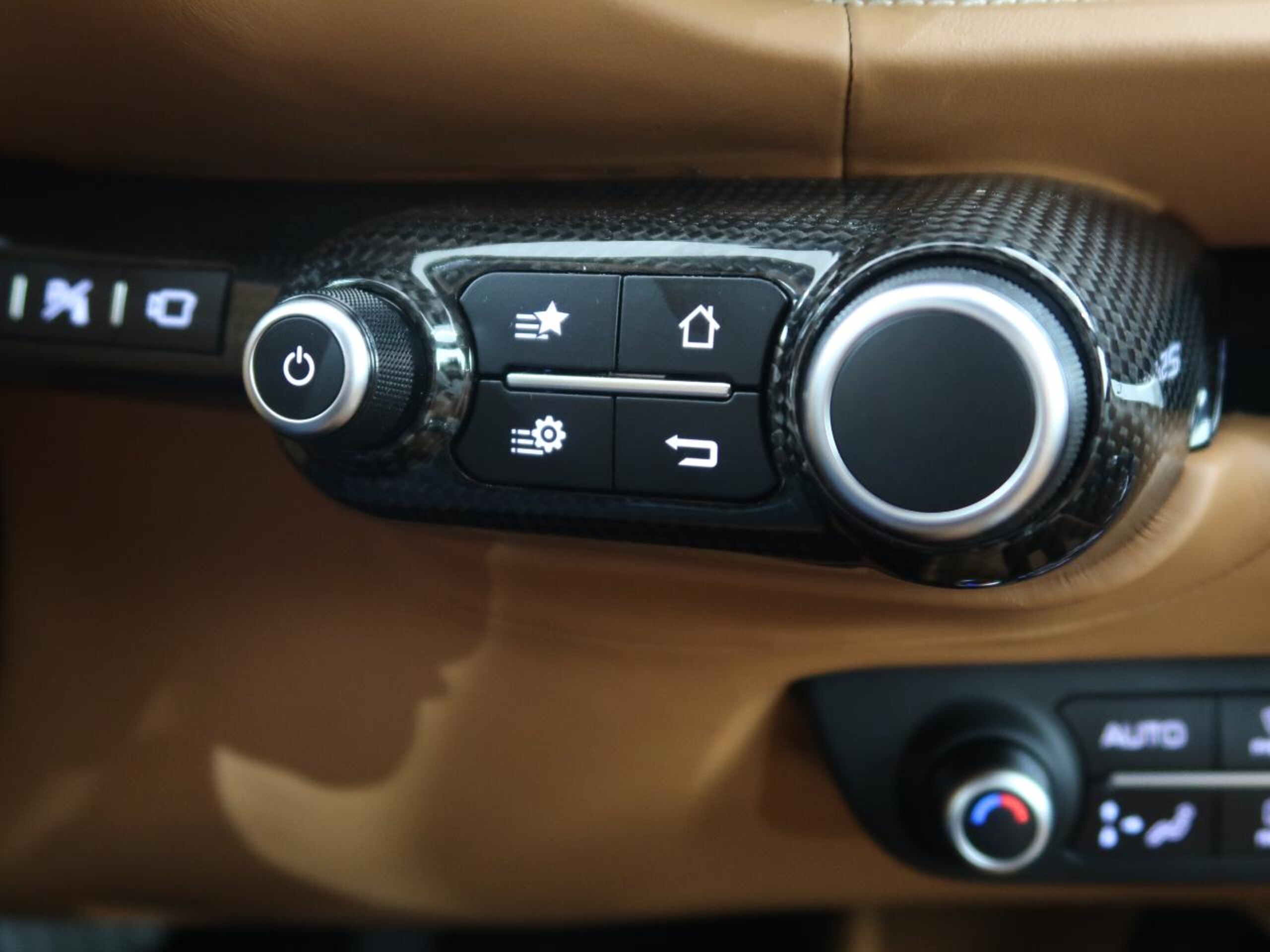 2018 Ferrari 812 Superfast — Photo 25 / 51