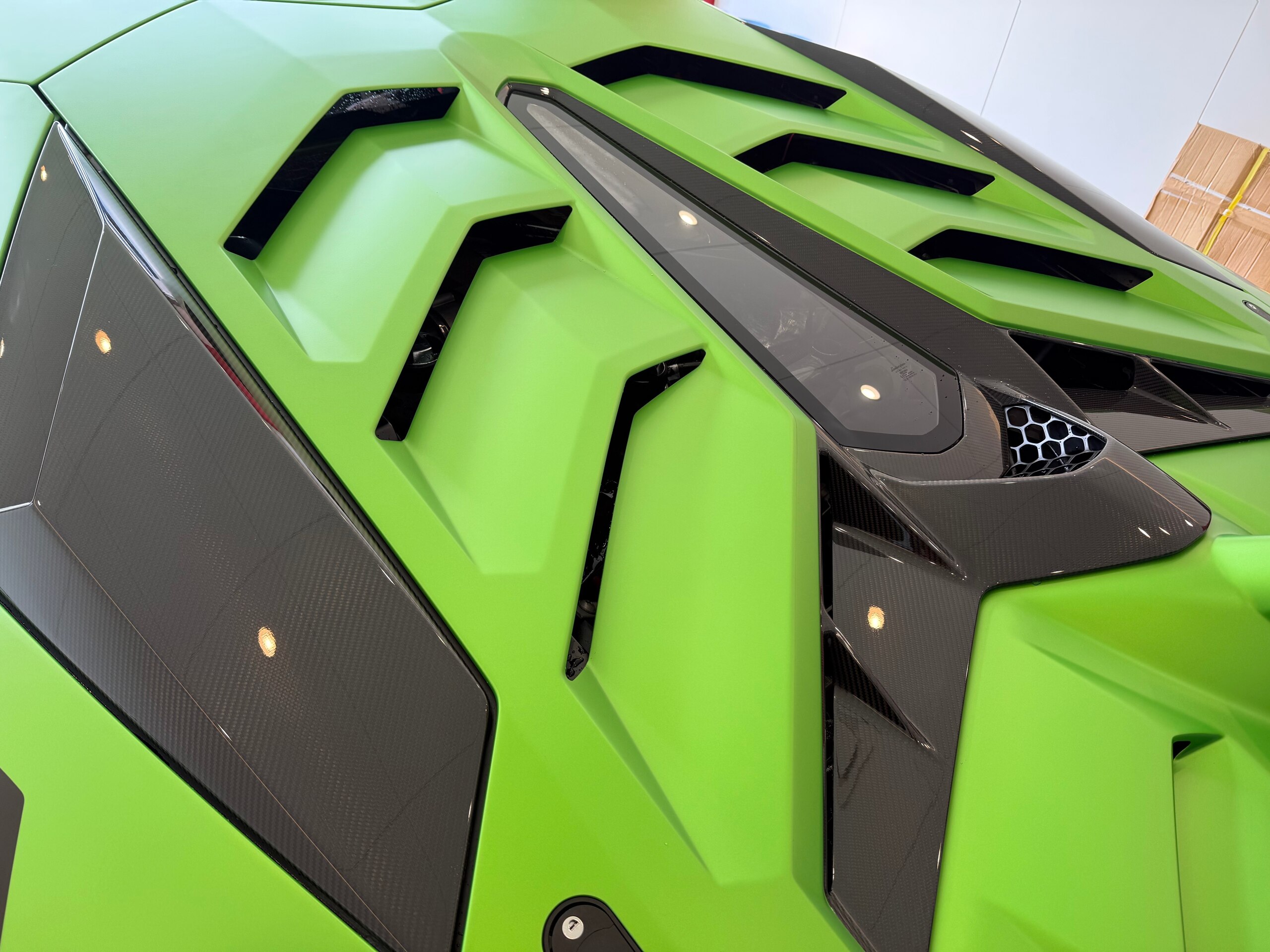 2019 Lamborghini Aventador SVJ — Photo 16 / 22