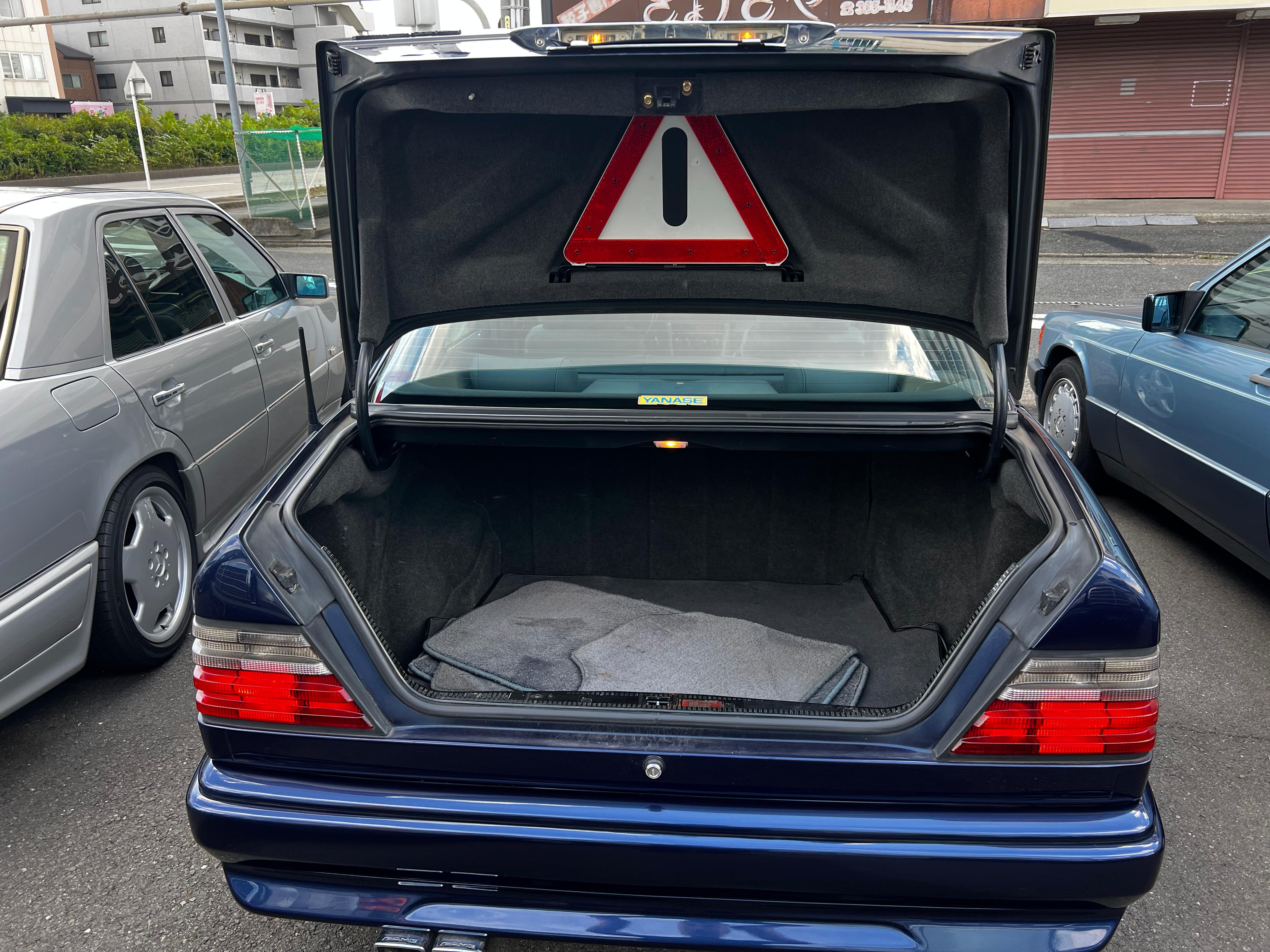1994 Mercedes Benz E320 AMG — Photo 15 / 16