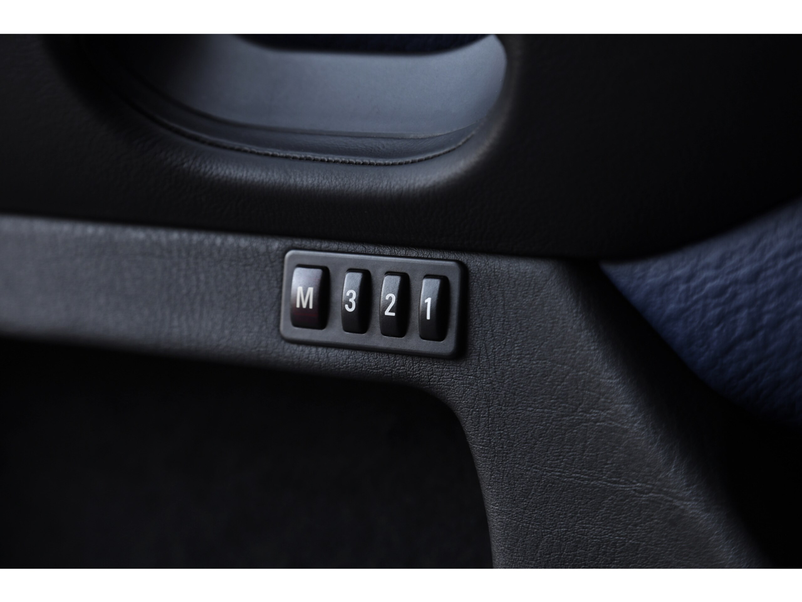 2002 BMW M5 — Photo 14 / 19
