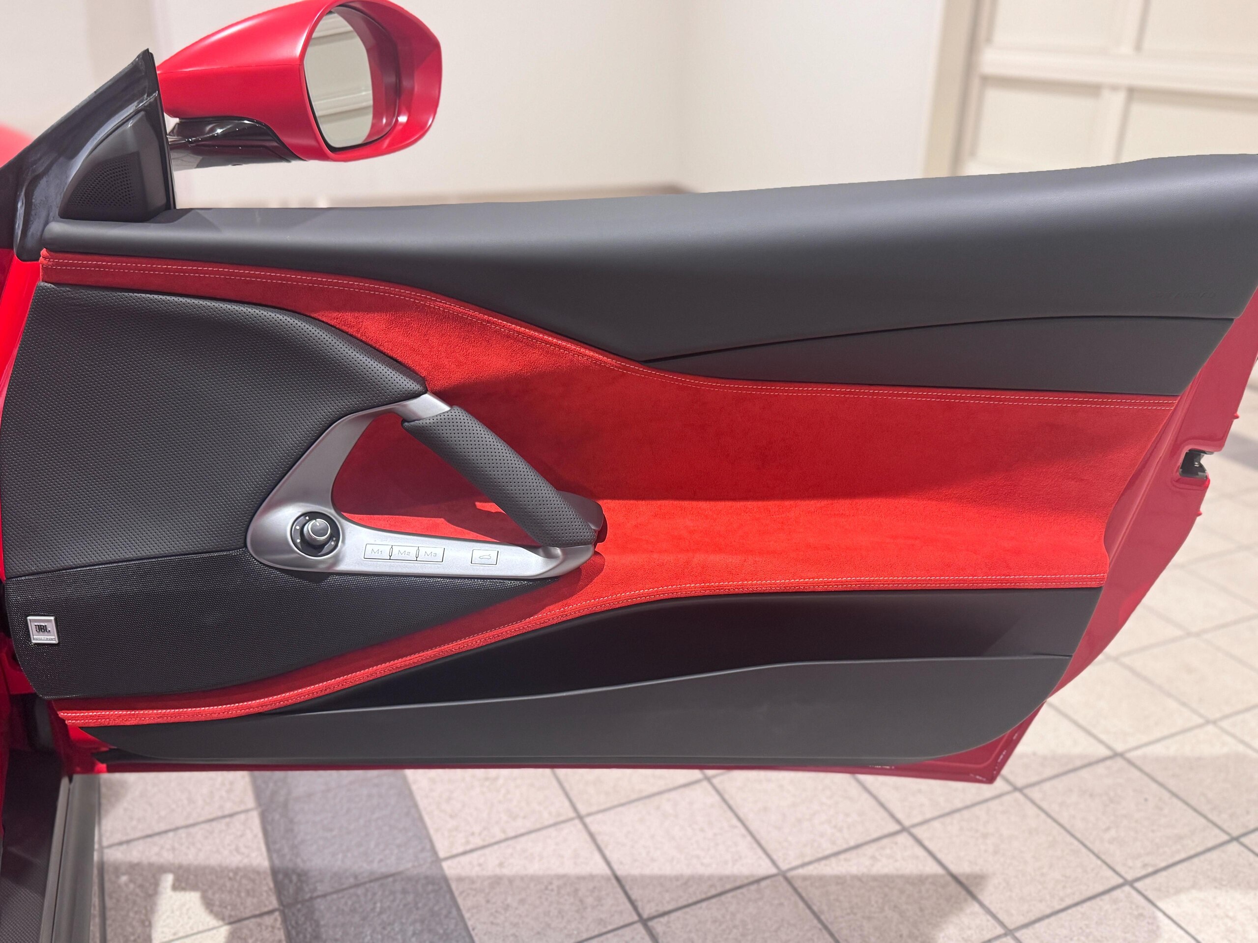 2023 Ferrari 812GTS — Photo 15 / 28