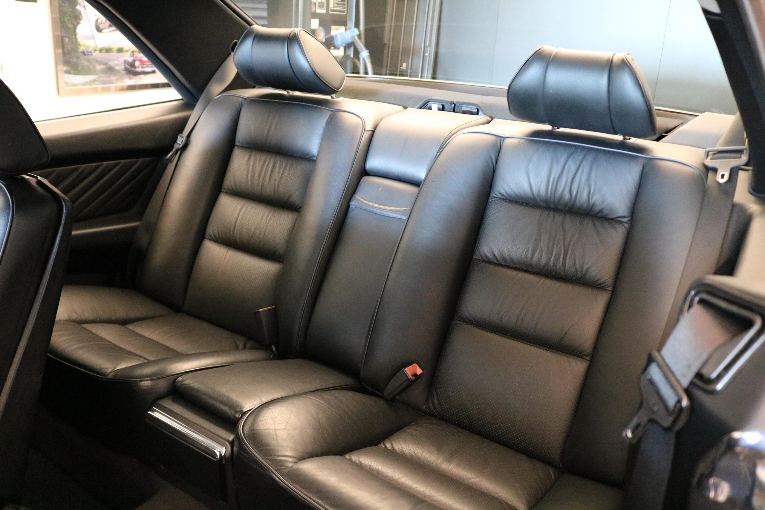1989 Mercedes Benz 560SEC — Photo 12 / 14