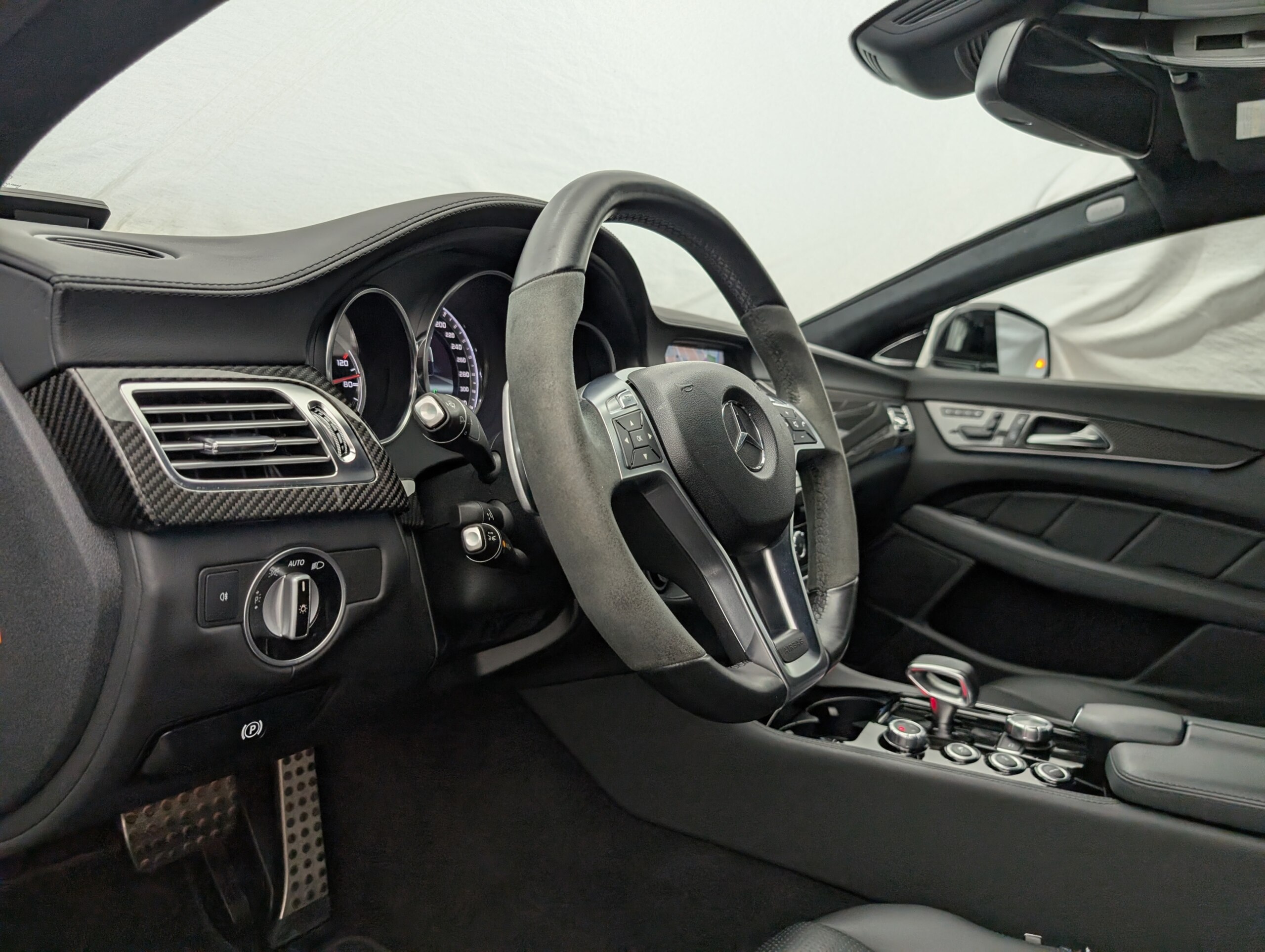 2012 Mercedes Benz CLS63 AMG — Photo 7 / 38