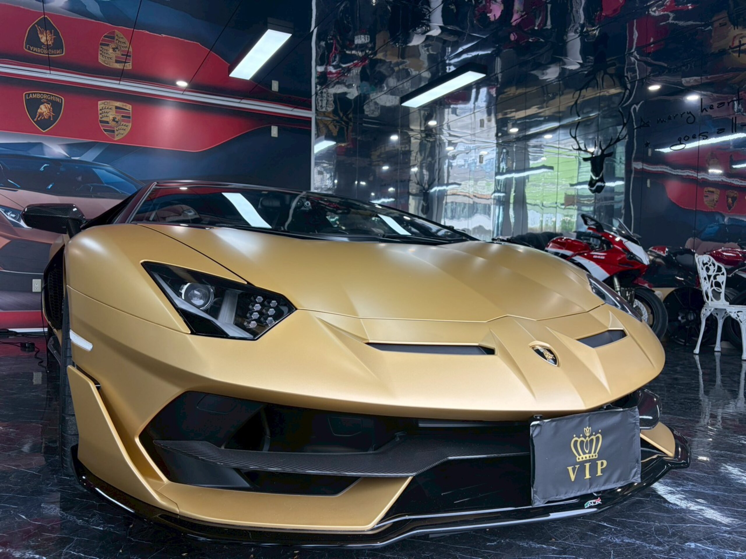 2019 Lamborghini Aventador SVJ — Photo 14 / 41