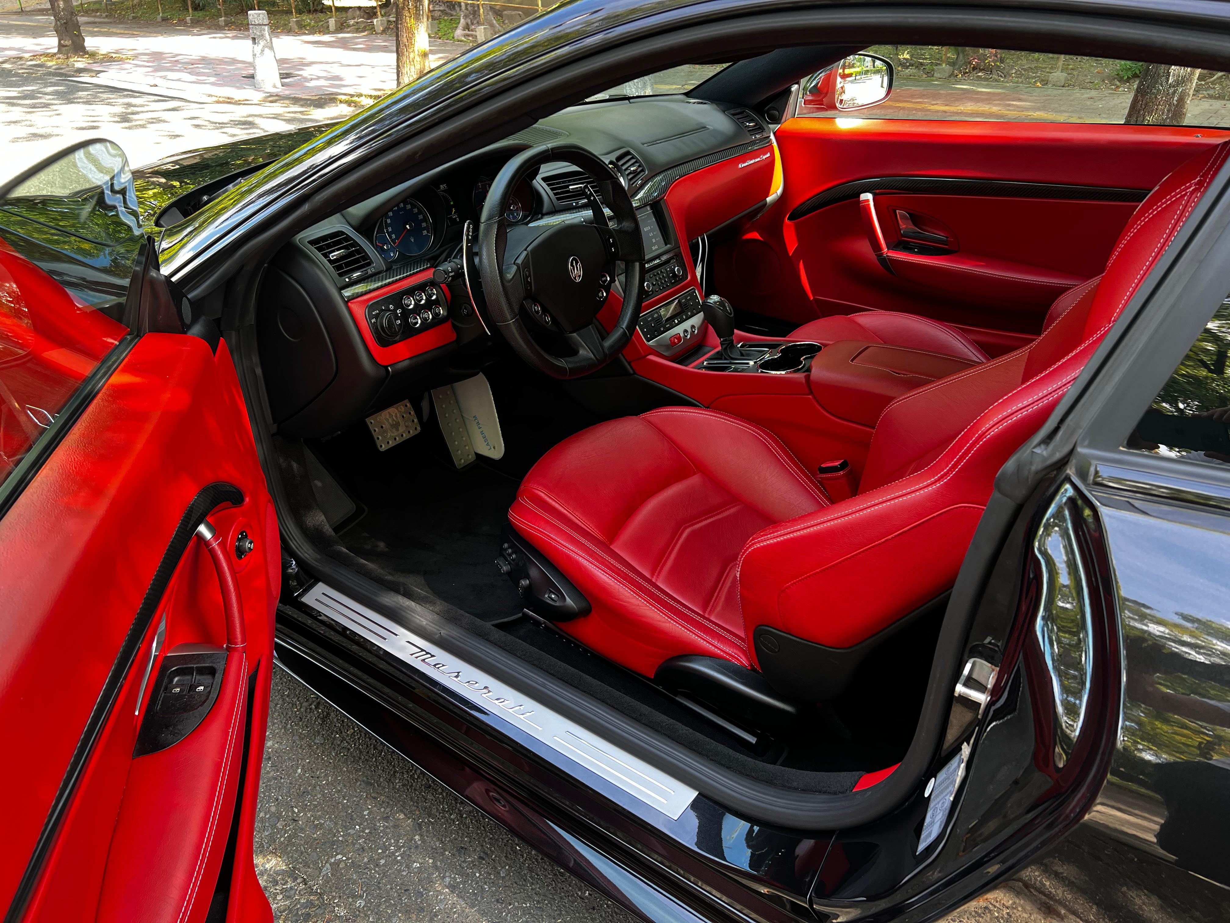 2015 Maserati GranTurismo Sport — Photo 8 / 16