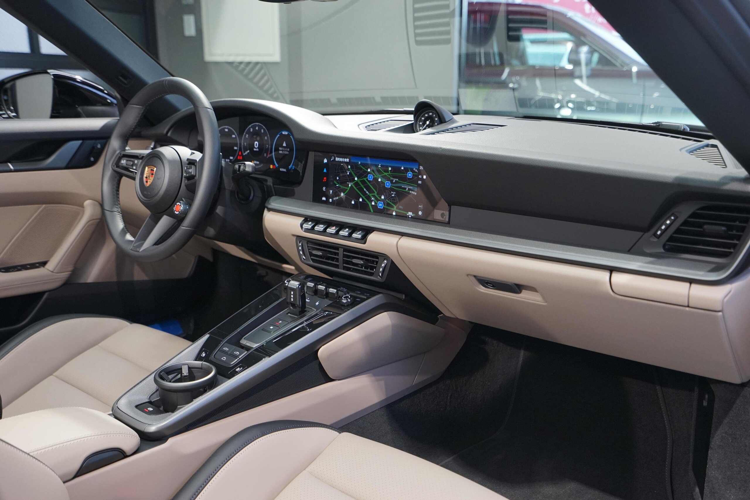 2024 Porsche 911 Carrera Cabriolet — Photo 16 / 20